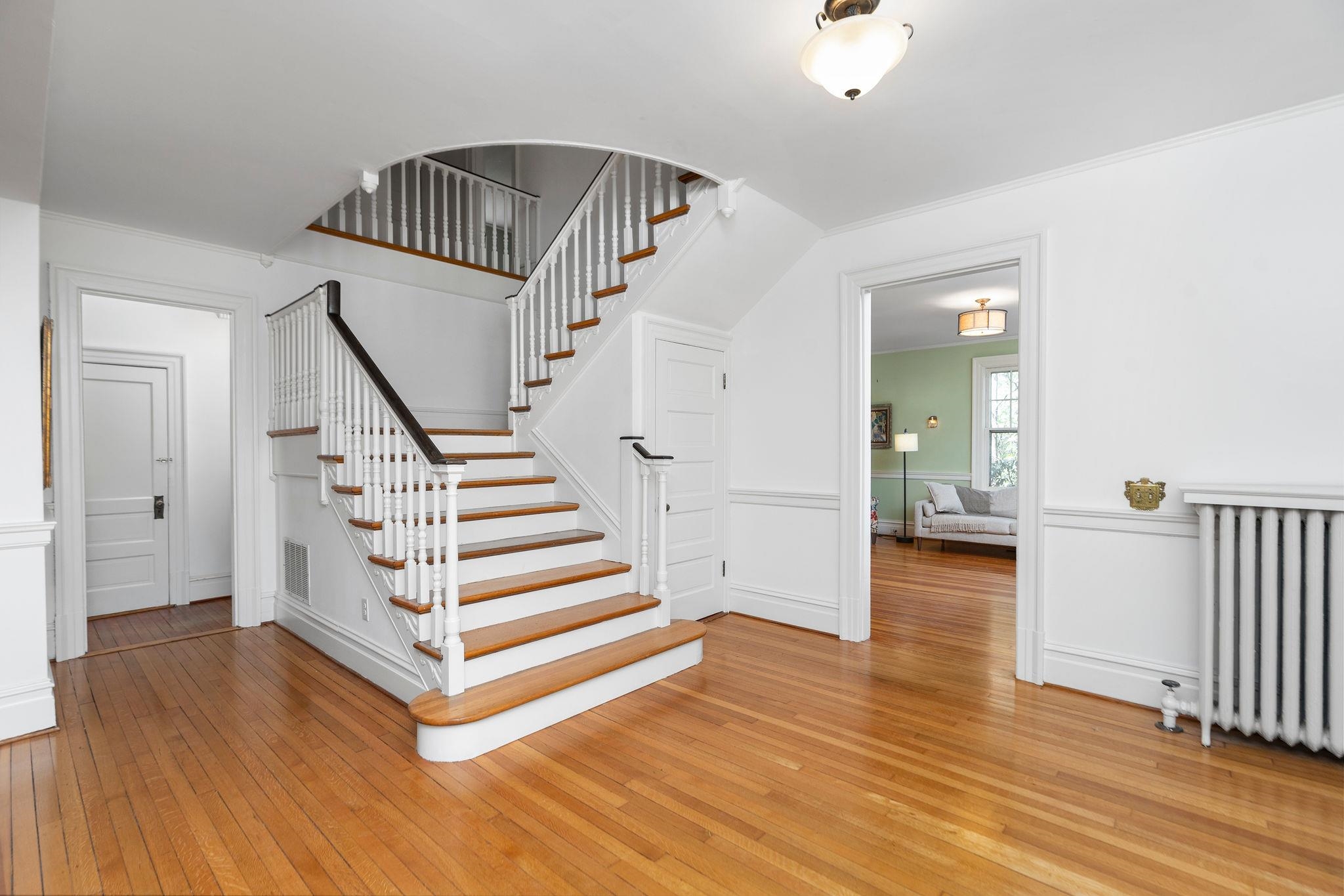 675 E BEVERLEY ST, STAUNTON, Virginia 24401, 4 Bedrooms Bedrooms, ,3 BathroomsBathrooms,Residential,675 E BEVERLEY ST,663500 MLS # 663500