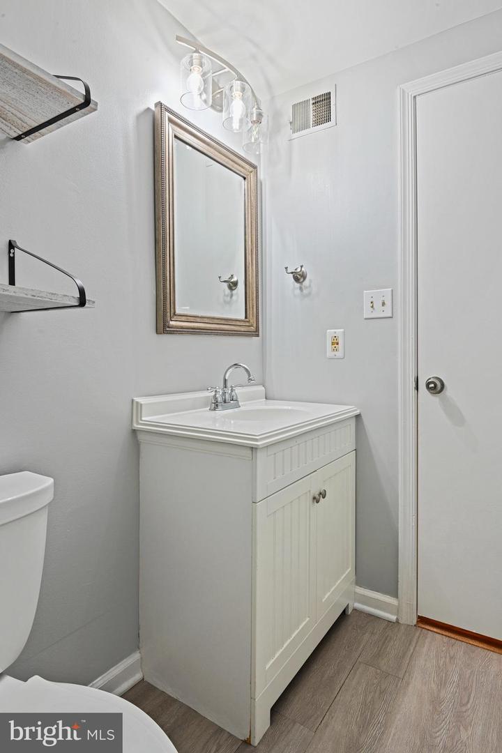 11200 BEAVER TRAIL CT #11200, RESTON, Virginia 20191, 2 Bedrooms Bedrooms, ,2 BathroomsBathrooms,Residential,For sale,11200 BEAVER TRAIL CT #11200,VAFX2231308 MLS # VAFX2231308