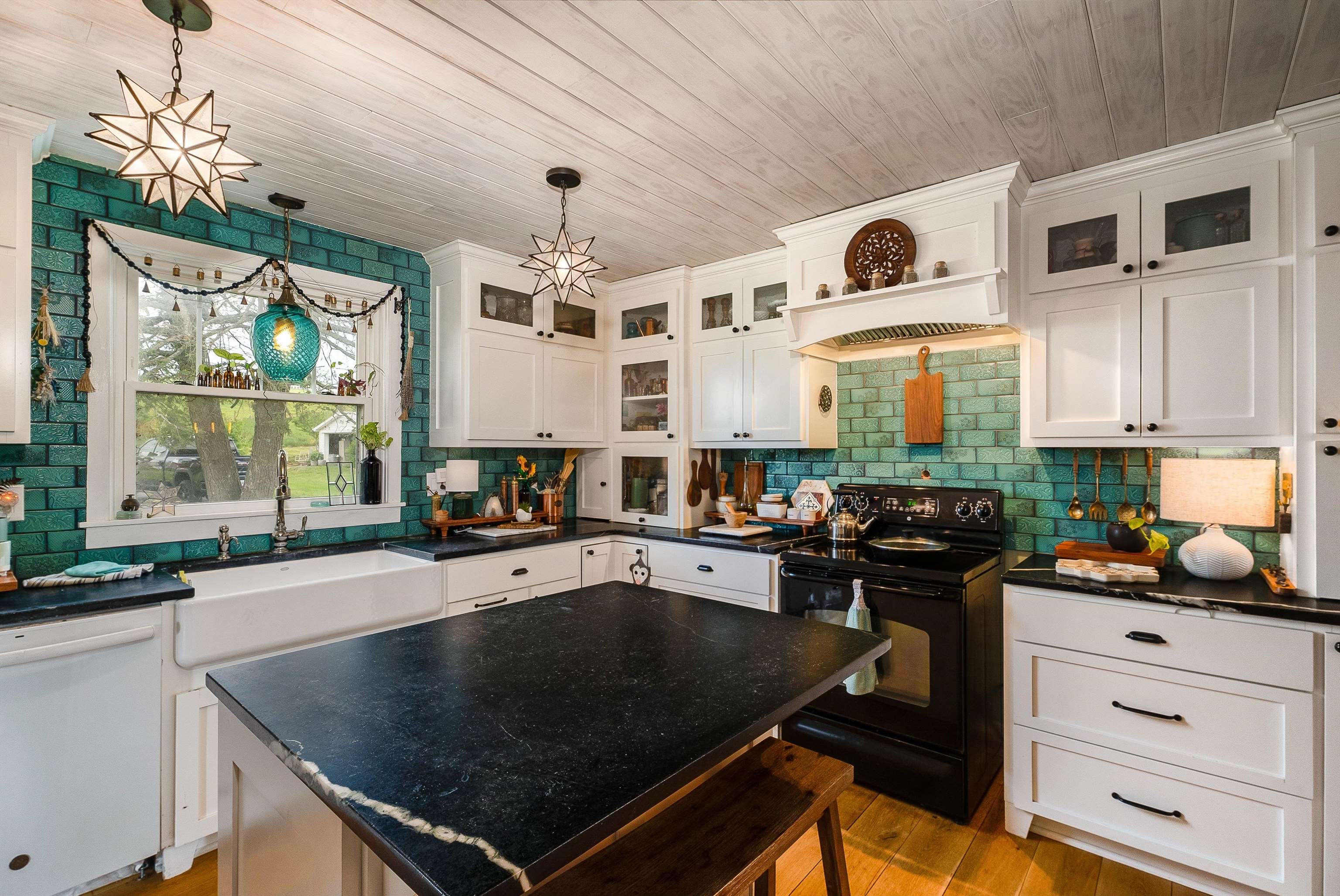 5095 SNAPPS CREEK RD, ROCKINGHAM, Virginia 22802, 4 Bedrooms Bedrooms, ,2 BathroomsBathrooms,Residential,5095 Snapps Creek,5095 SNAPPS CREEK RD,664447 MLS # 664447