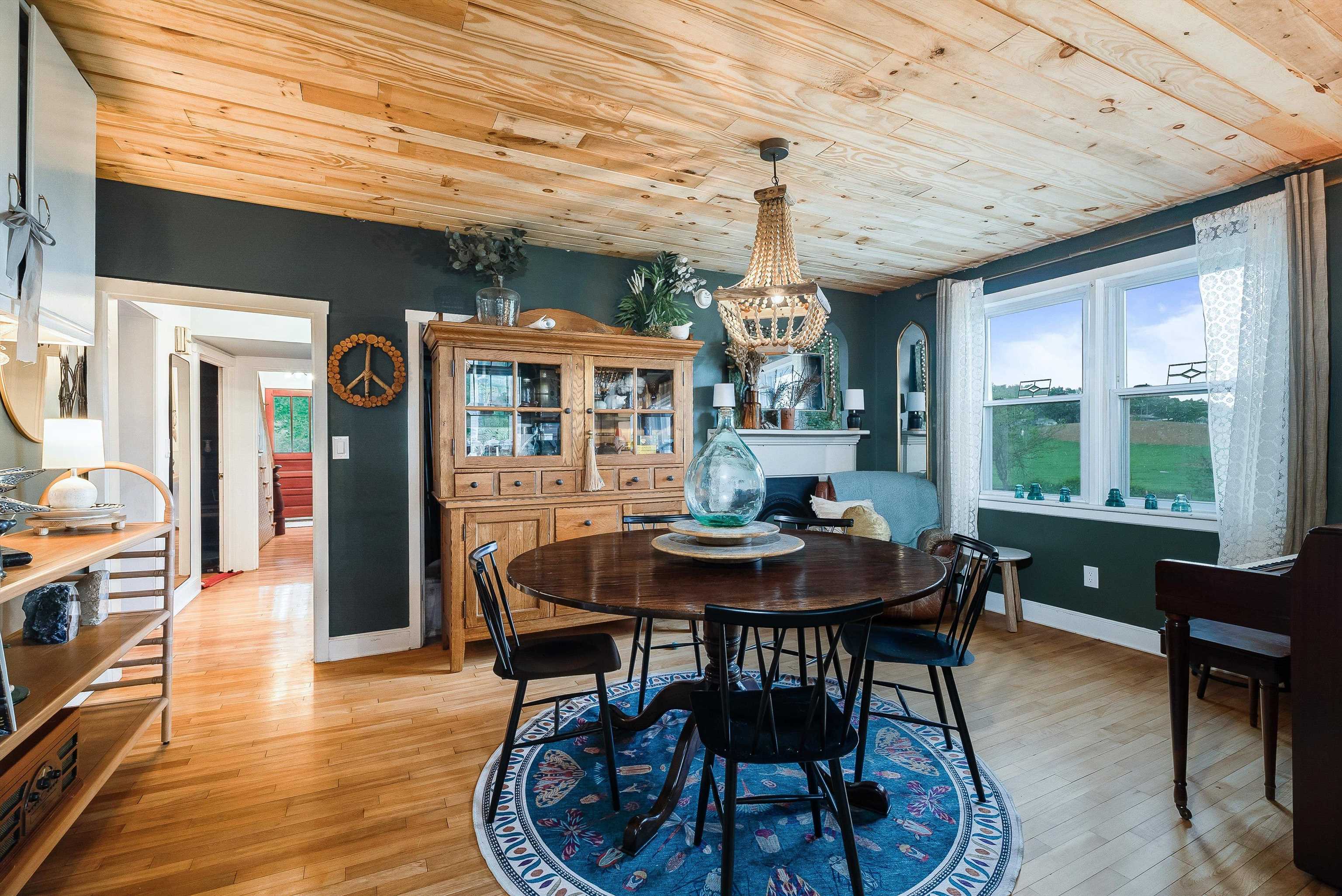 5095 SNAPPS CREEK RD, ROCKINGHAM, Virginia 22802, 4 Bedrooms Bedrooms, ,2 BathroomsBathrooms,Residential,5095 Snapps Creek,5095 SNAPPS CREEK RD,664447 MLS # 664447