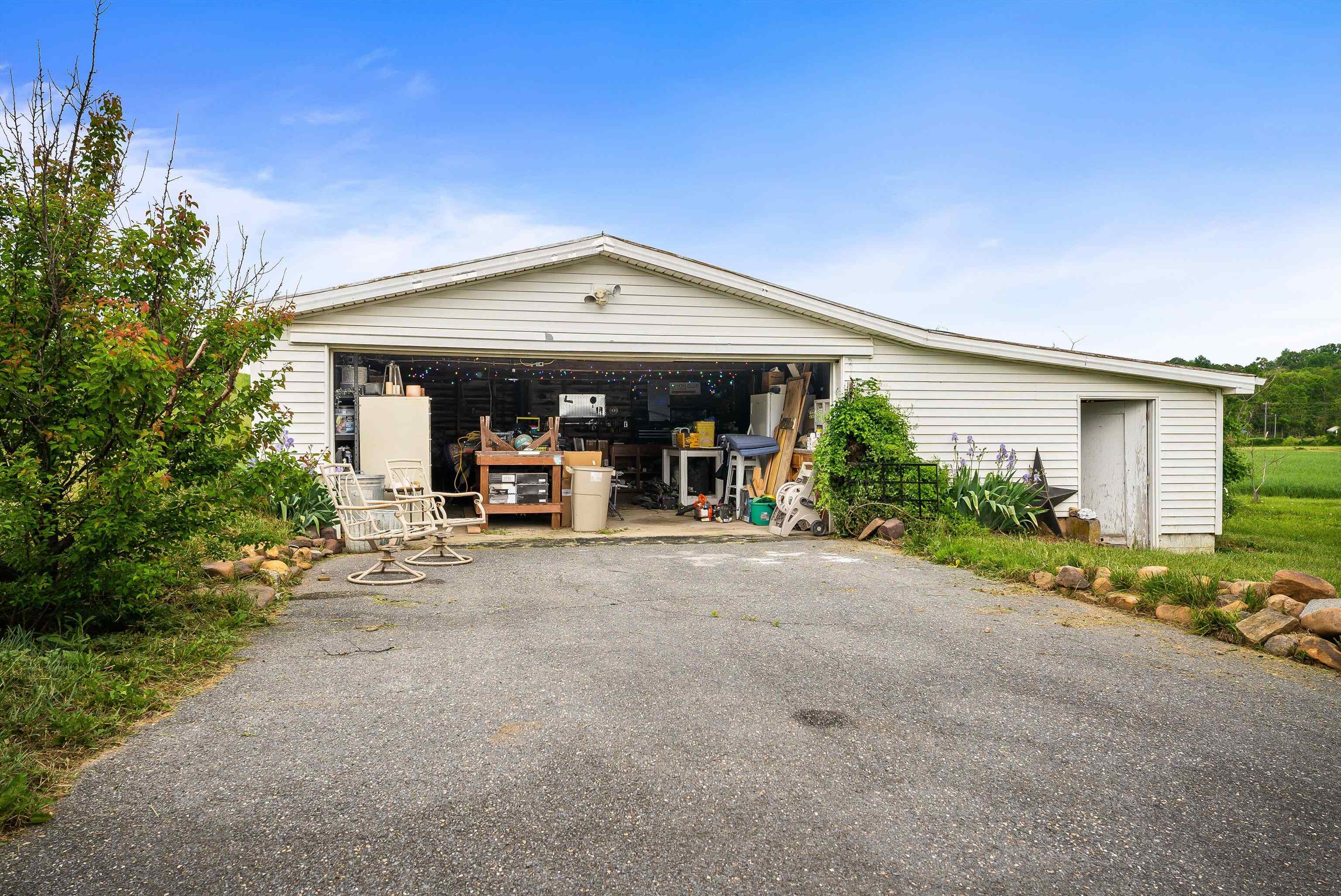 5095 SNAPPS CREEK RD, ROCKINGHAM, Virginia 22802, 4 Bedrooms Bedrooms, ,2 BathroomsBathrooms,Residential,5095 Snapps Creek,5095 SNAPPS CREEK RD,664447 MLS # 664447