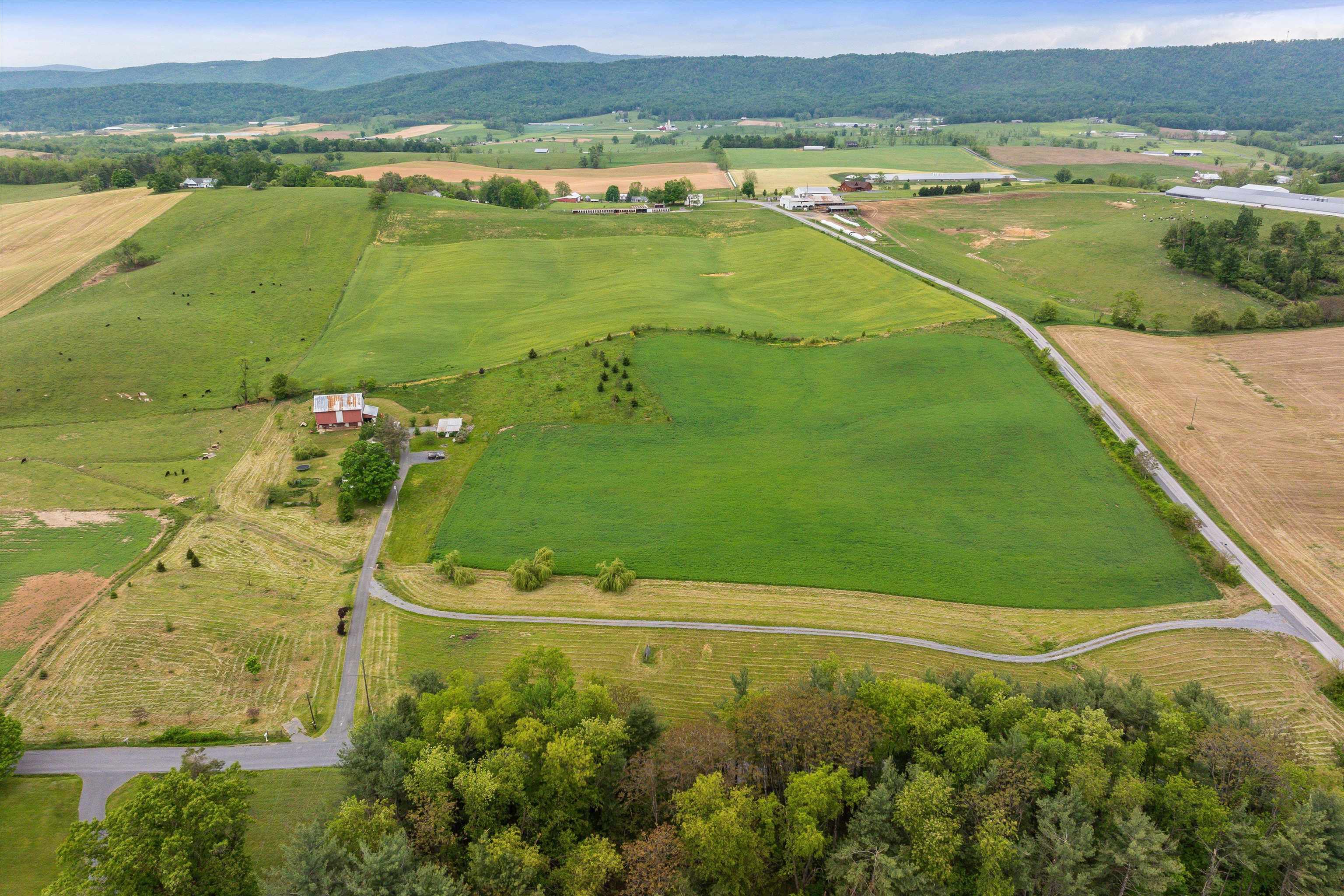 5095 SNAPPS CREEK RD, ROCKINGHAM, Virginia 22802, 4 Bedrooms Bedrooms, ,2 BathroomsBathrooms,Residential,5095 Snapps Creek,5095 SNAPPS CREEK RD,664447 MLS # 664447