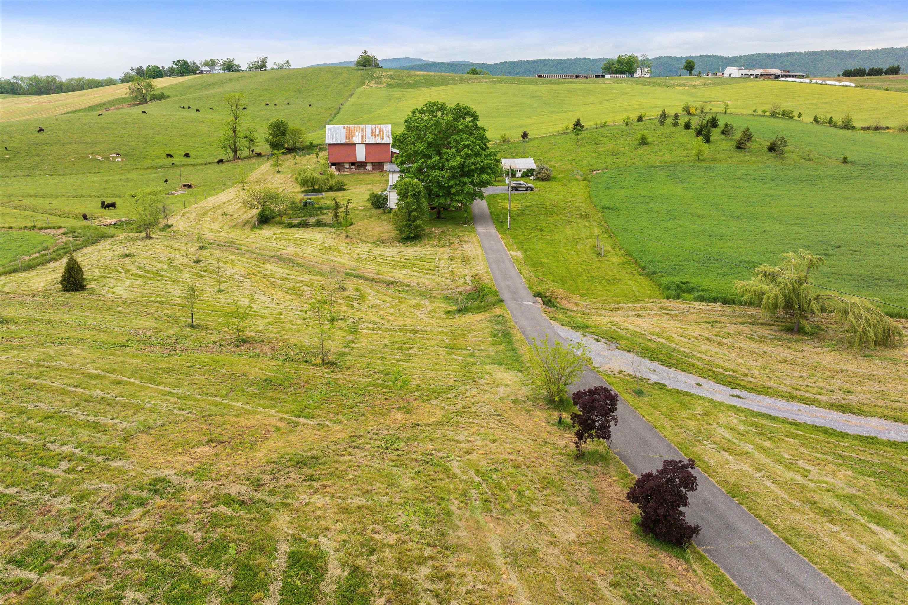 5095 SNAPPS CREEK RD, ROCKINGHAM, Virginia 22802, 4 Bedrooms Bedrooms, ,2 BathroomsBathrooms,Residential,5095 Snapps Creek,5095 SNAPPS CREEK RD,664447 MLS # 664447