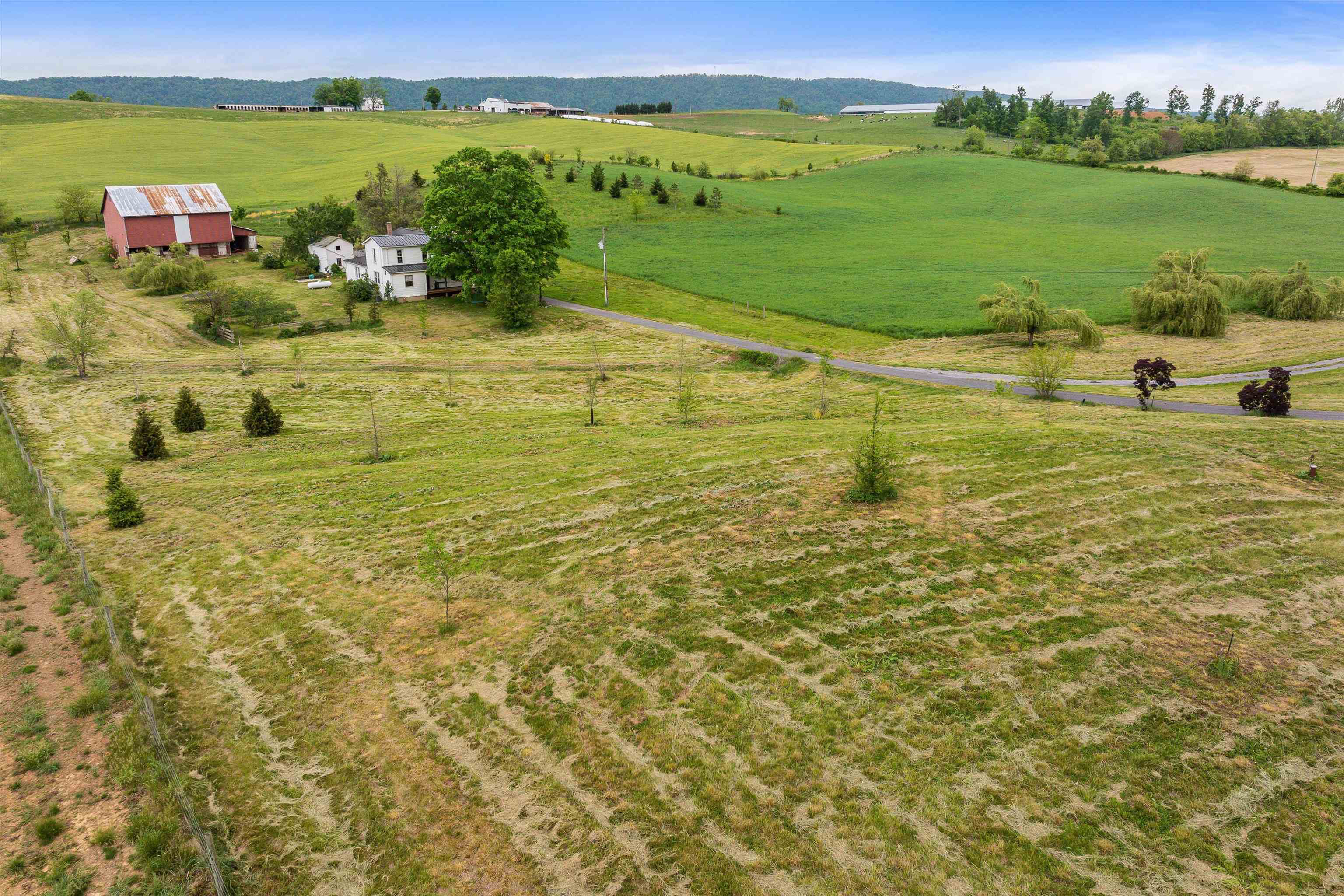 5095 SNAPPS CREEK RD, ROCKINGHAM, Virginia 22802, 4 Bedrooms Bedrooms, ,2 BathroomsBathrooms,Residential,5095 Snapps Creek,5095 SNAPPS CREEK RD,664447 MLS # 664447