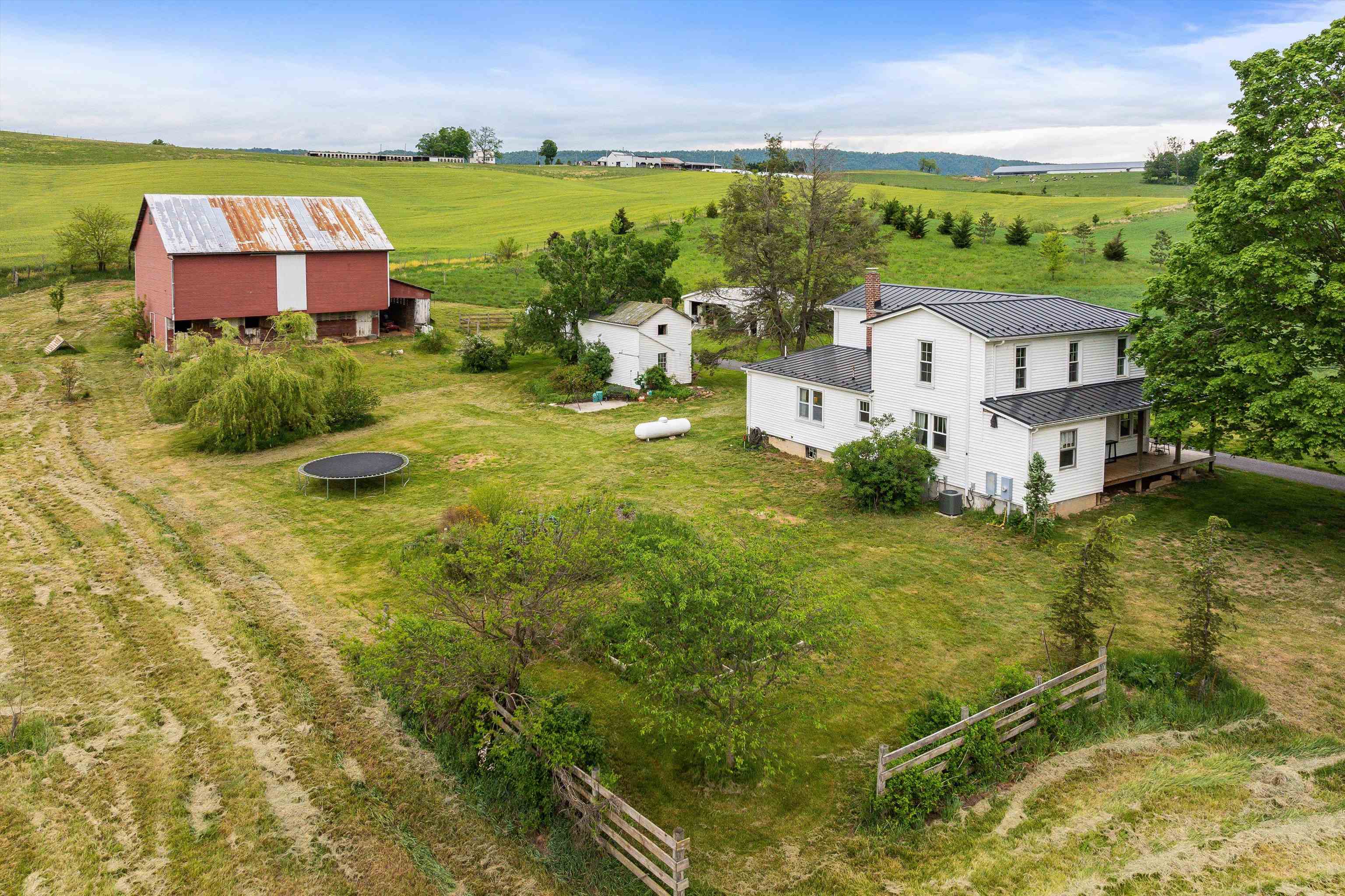 5095 SNAPPS CREEK RD, ROCKINGHAM, Virginia 22802, 4 Bedrooms Bedrooms, ,2 BathroomsBathrooms,Residential,5095 Snapps Creek,5095 SNAPPS CREEK RD,664447 MLS # 664447