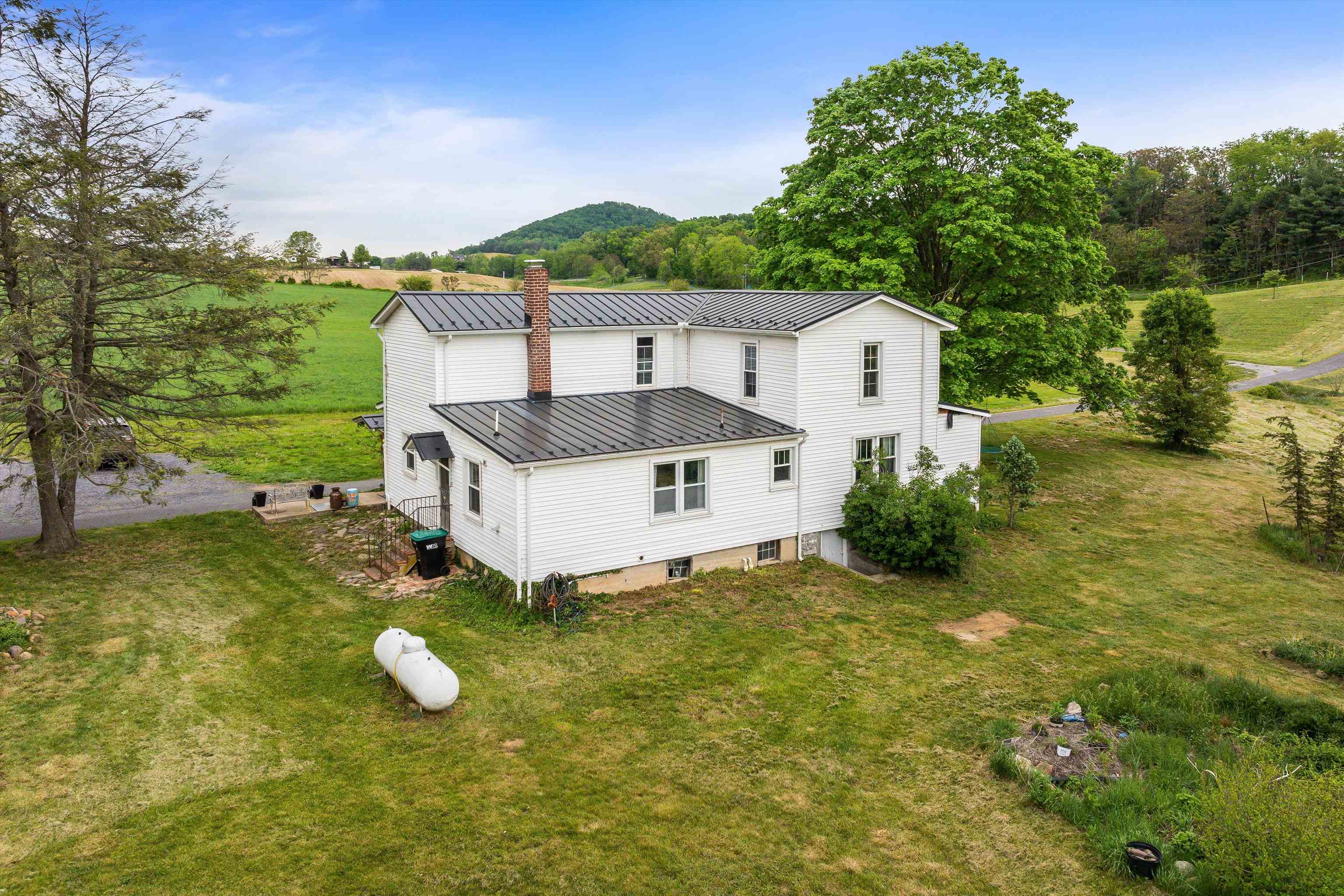 5095 SNAPPS CREEK RD, ROCKINGHAM, Virginia 22802, 4 Bedrooms Bedrooms, ,2 BathroomsBathrooms,Residential,5095 Snapps Creek,5095 SNAPPS CREEK RD,664447 MLS # 664447