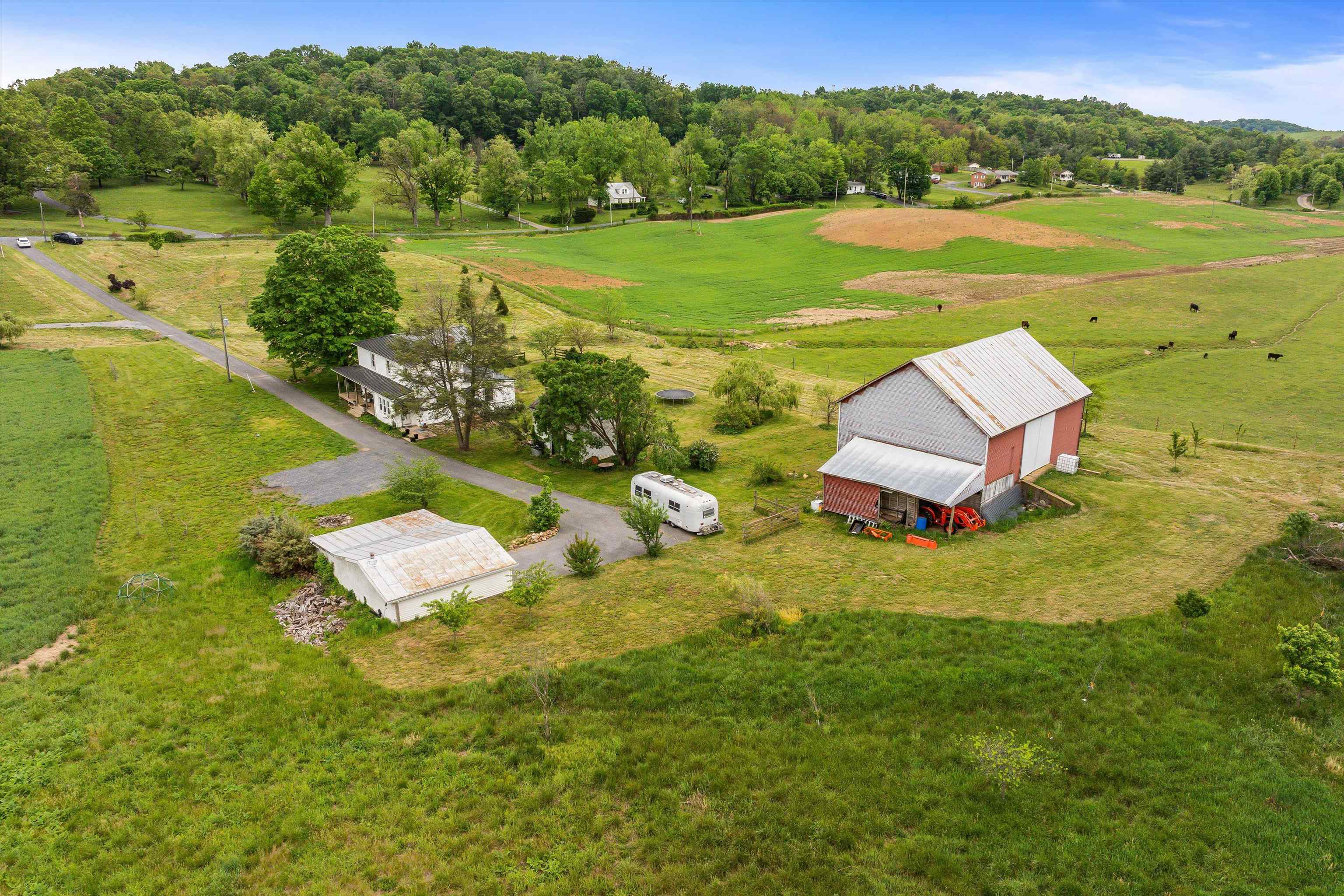5095 SNAPPS CREEK RD, ROCKINGHAM, Virginia 22802, 4 Bedrooms Bedrooms, ,2 BathroomsBathrooms,Residential,5095 Snapps Creek,5095 SNAPPS CREEK RD,664447 MLS # 664447