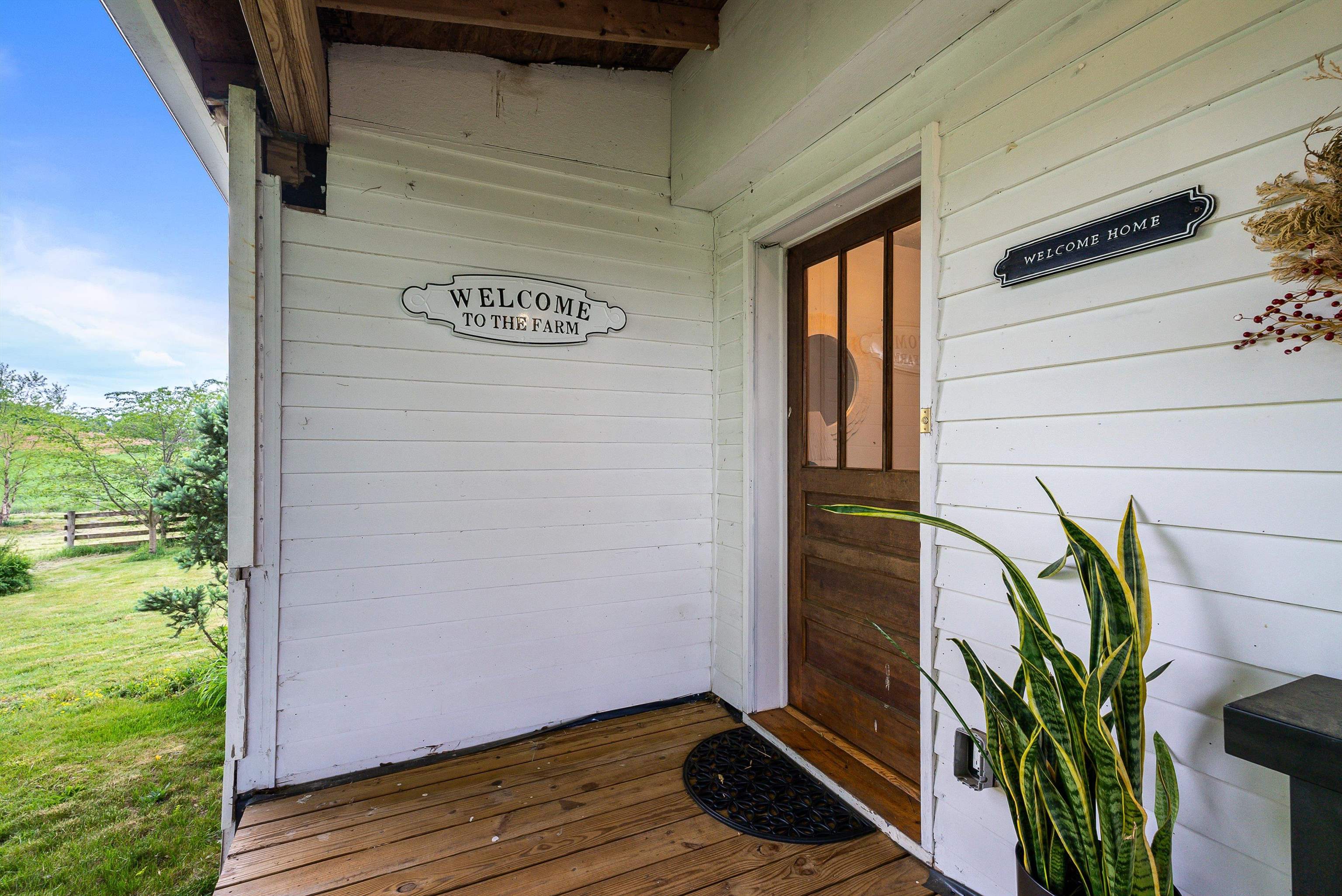 5095 SNAPPS CREEK RD, ROCKINGHAM, Virginia 22802, 4 Bedrooms Bedrooms, ,2 BathroomsBathrooms,Residential,5095 Snapps Creek,5095 SNAPPS CREEK RD,664447 MLS # 664447