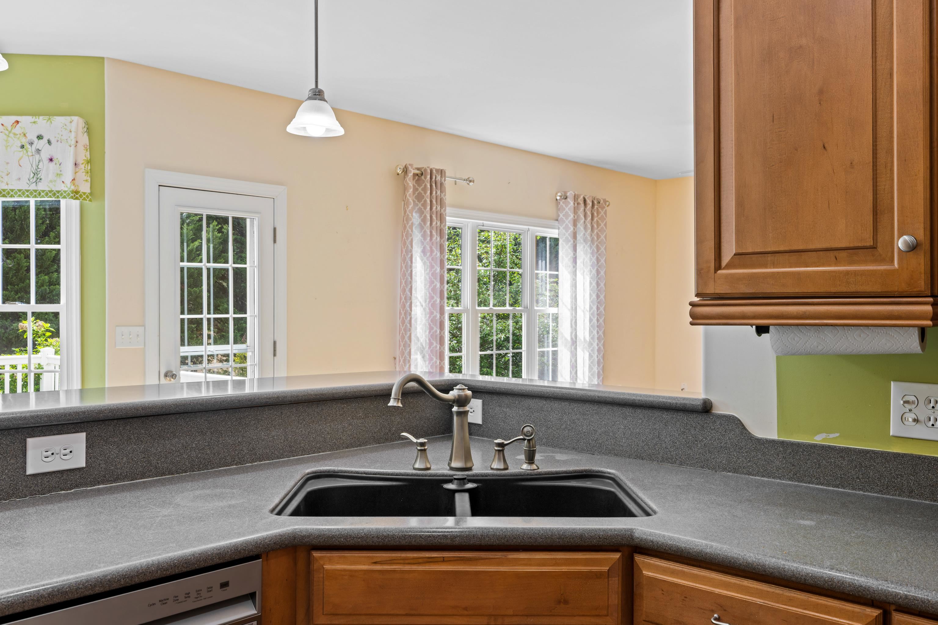 224 KENSINGTON DR, ELKTON, Virginia 22827, 5 Bedrooms Bedrooms, ,4 BathroomsBathrooms,Residential,224 KENSINGTON DR,664460 MLS # 664460