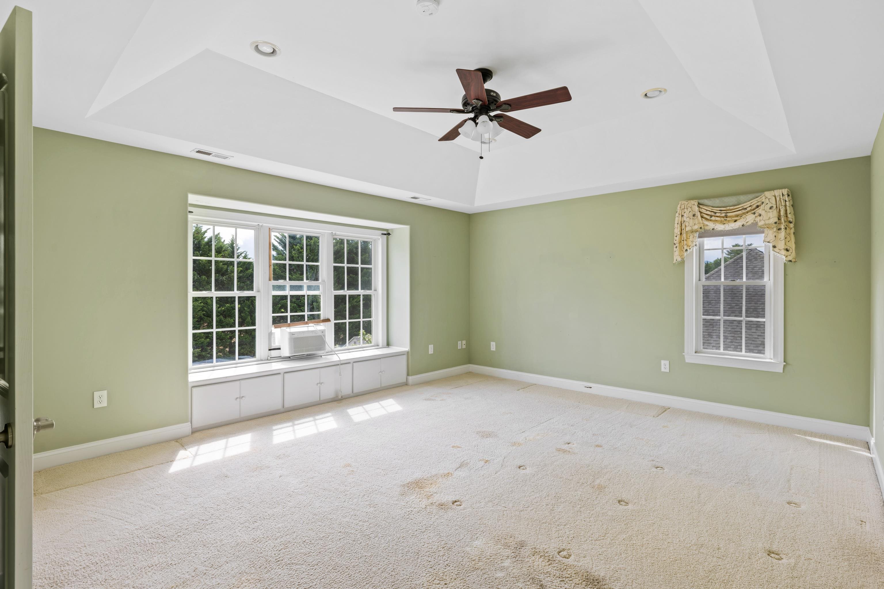 224 KENSINGTON DR, ELKTON, Virginia 22827, 5 Bedrooms Bedrooms, ,4 BathroomsBathrooms,Residential,224 KENSINGTON DR,664460 MLS # 664460