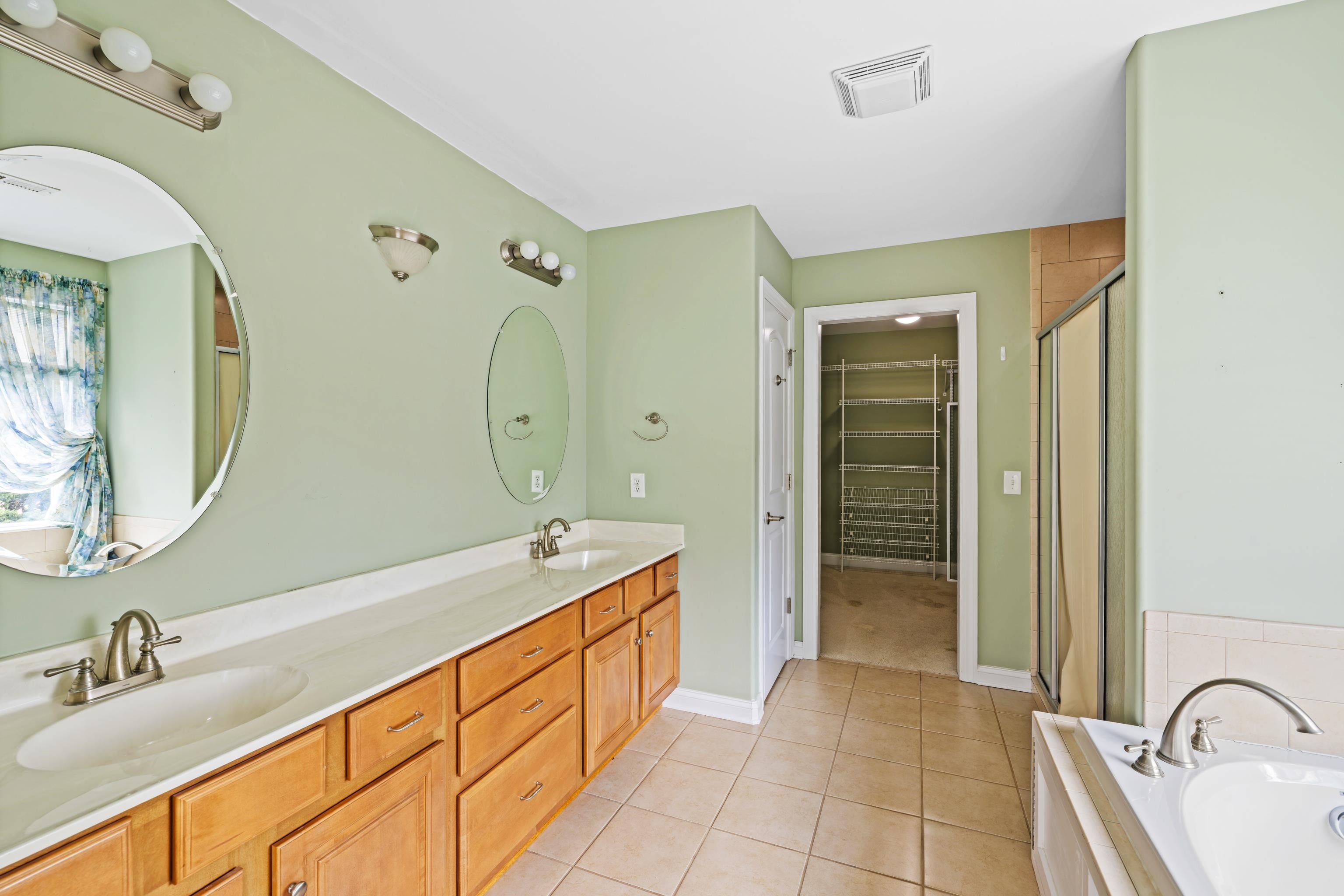 224 KENSINGTON DR, ELKTON, Virginia 22827, 5 Bedrooms Bedrooms, ,4 BathroomsBathrooms,Residential,224 KENSINGTON DR,664460 MLS # 664460