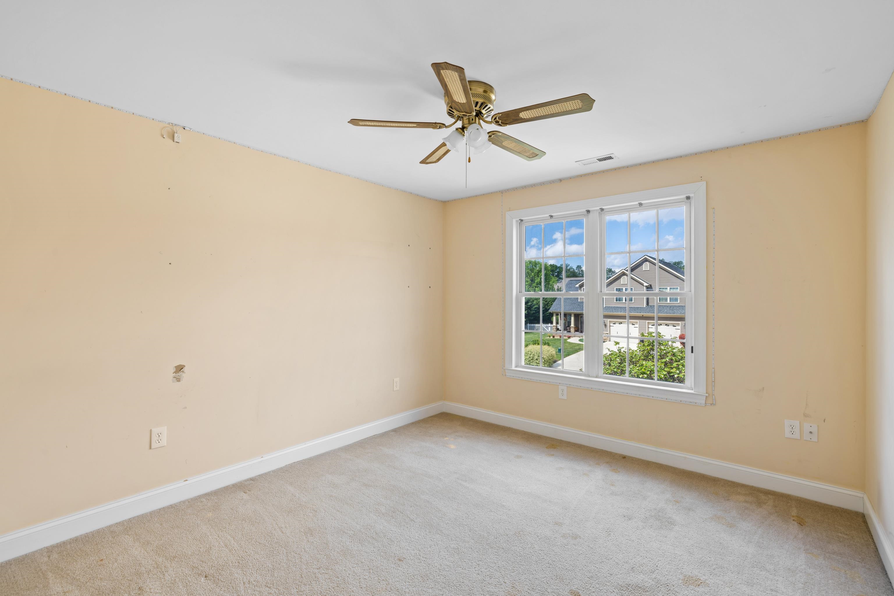 224 KENSINGTON DR, ELKTON, Virginia 22827, 5 Bedrooms Bedrooms, ,4 BathroomsBathrooms,Residential,224 KENSINGTON DR,664460 MLS # 664460