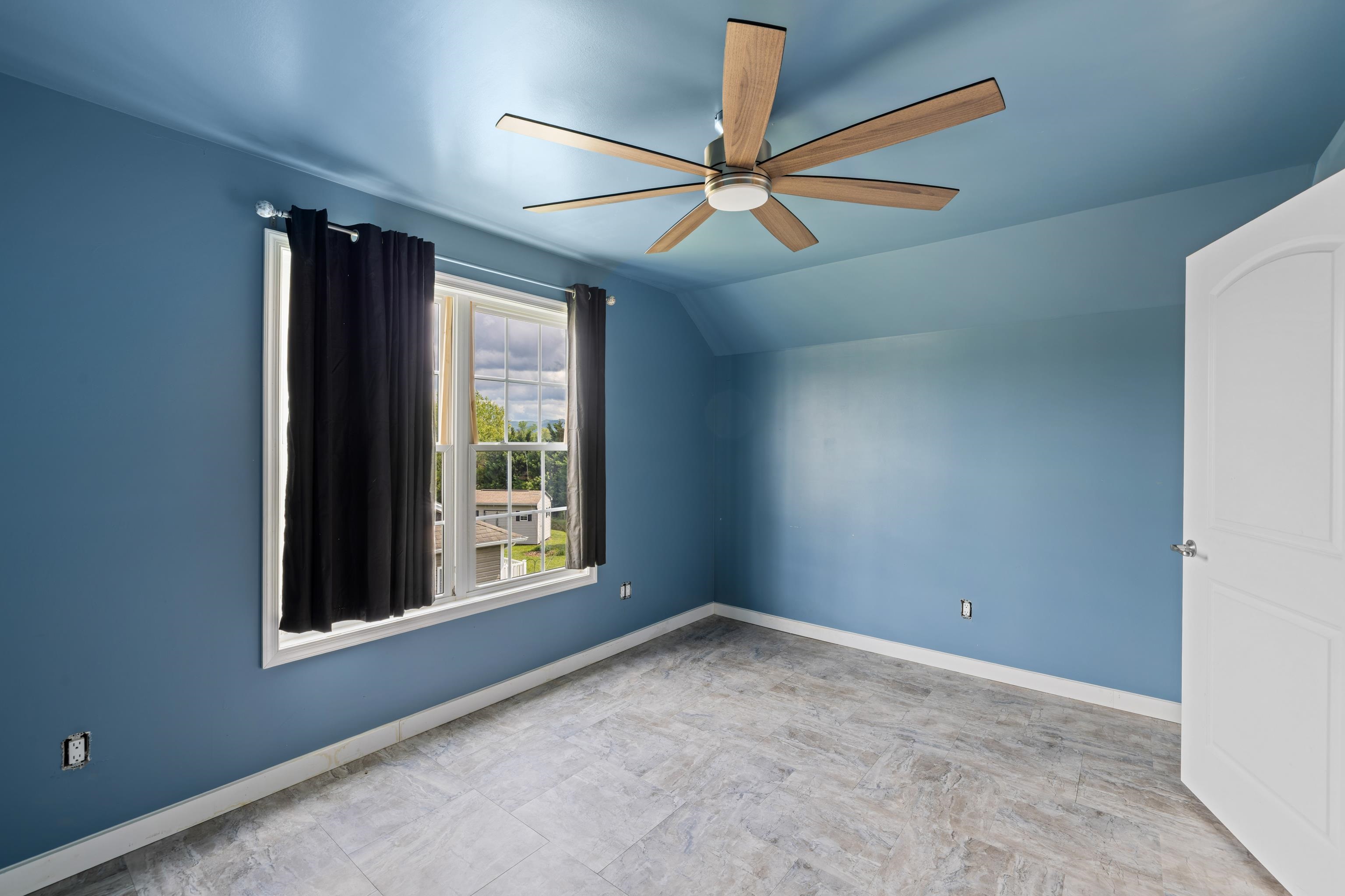 224 KENSINGTON DR, ELKTON, Virginia 22827, 5 Bedrooms Bedrooms, ,4 BathroomsBathrooms,Residential,224 KENSINGTON DR,664460 MLS # 664460