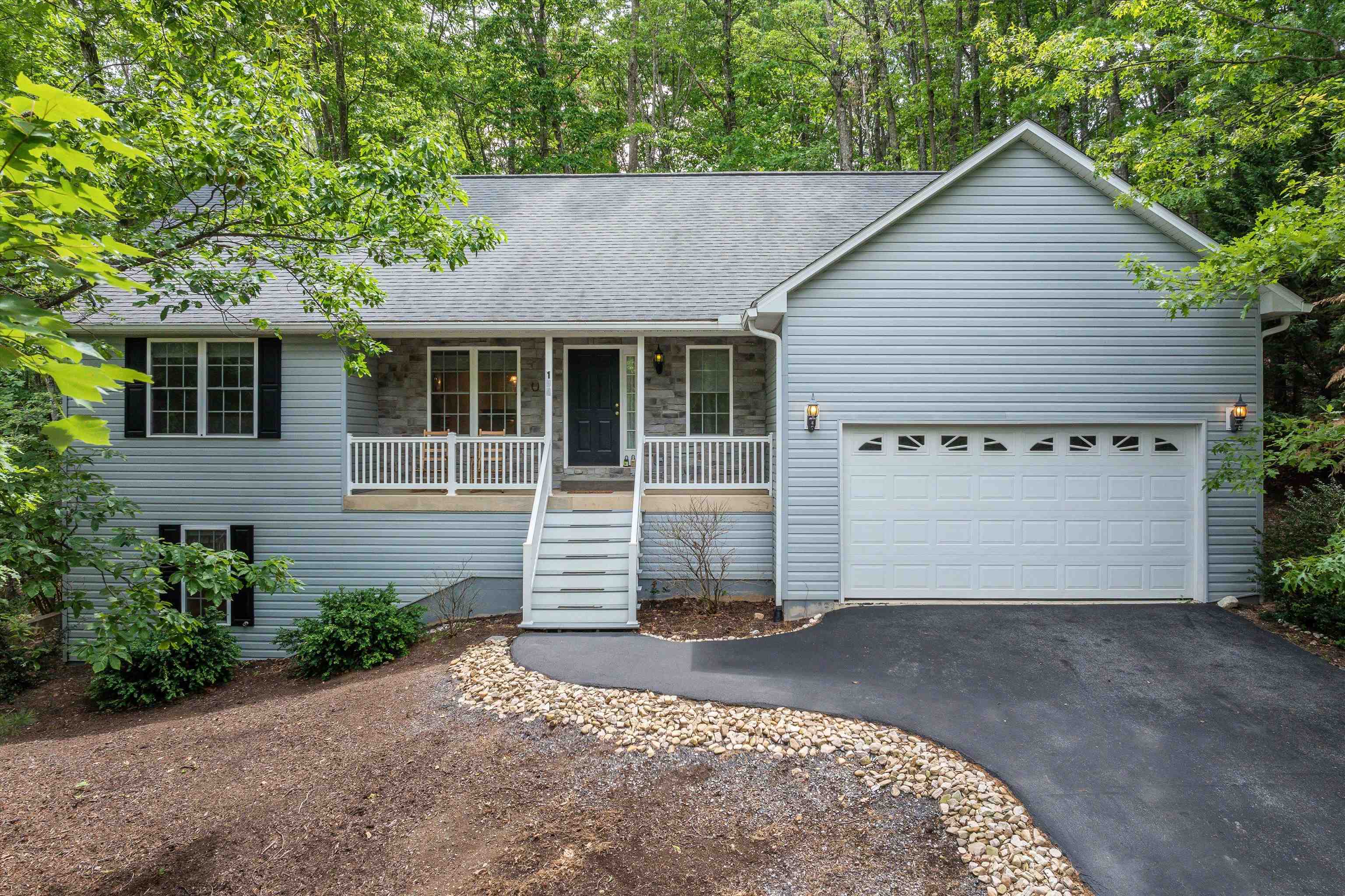 194 SPOTSWOOD LN, MCGAHEYSVILLE, Virginia 22840, 4 Bedrooms Bedrooms, ,3 BathroomsBathrooms,Residential,194 SPOTSWOOD LN,664461 MLS # 664461