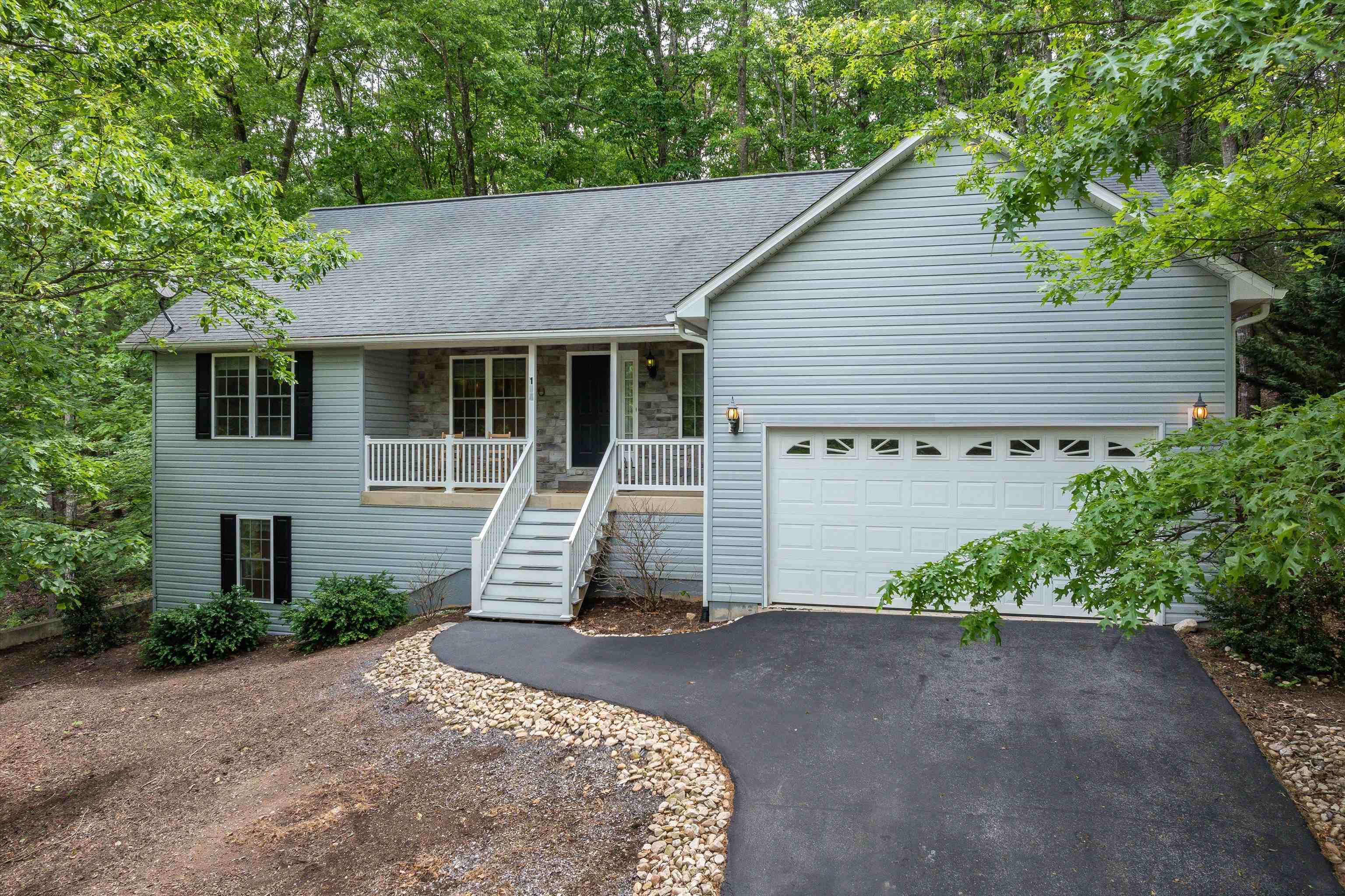 194 SPOTSWOOD LN, MCGAHEYSVILLE, Virginia 22840, 4 Bedrooms Bedrooms, ,3 BathroomsBathrooms,Residential,194 SPOTSWOOD LN,664461 MLS # 664461