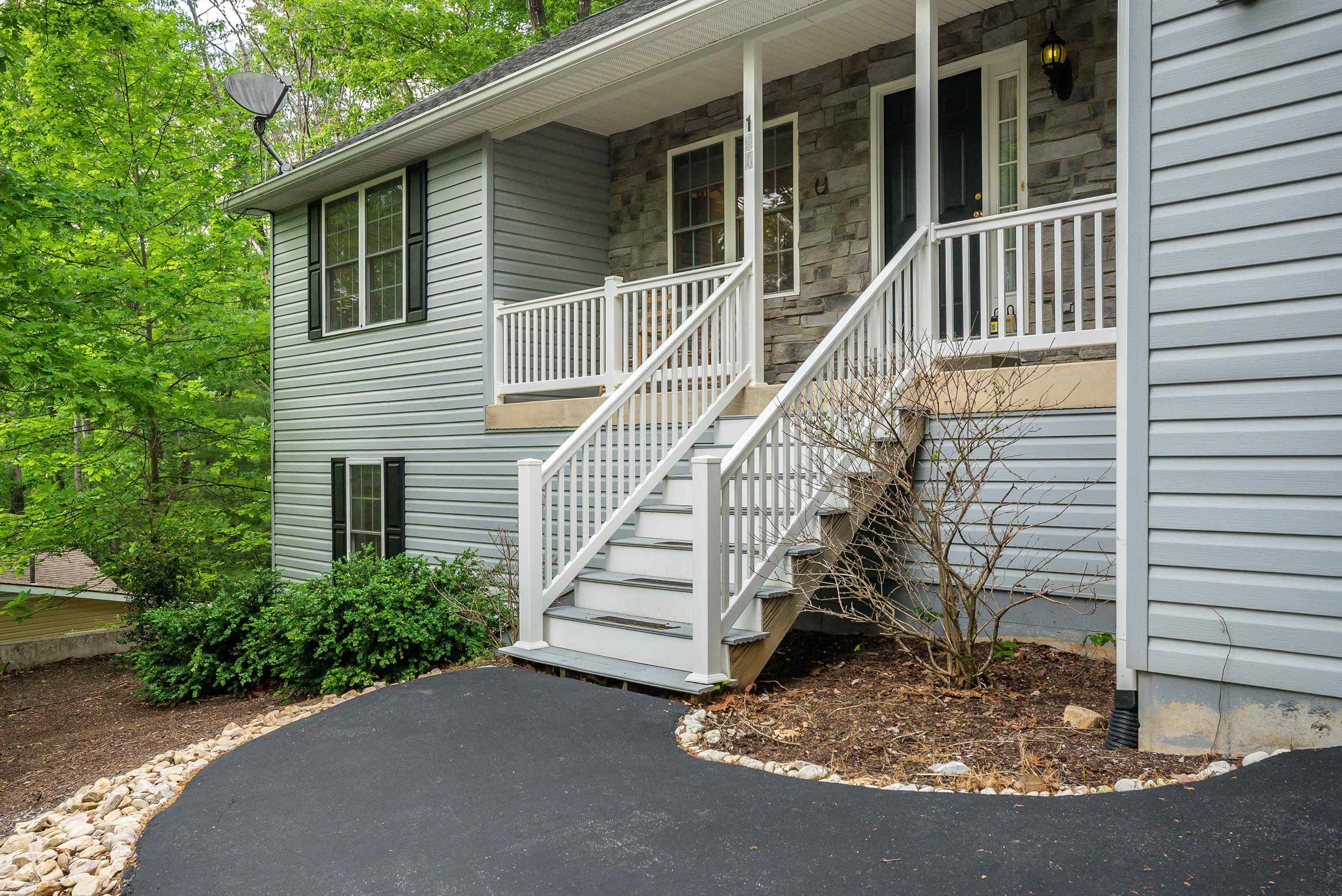 194 SPOTSWOOD LN, MCGAHEYSVILLE, Virginia 22840, 4 Bedrooms Bedrooms, ,3 BathroomsBathrooms,Residential,194 SPOTSWOOD LN,664461 MLS # 664461