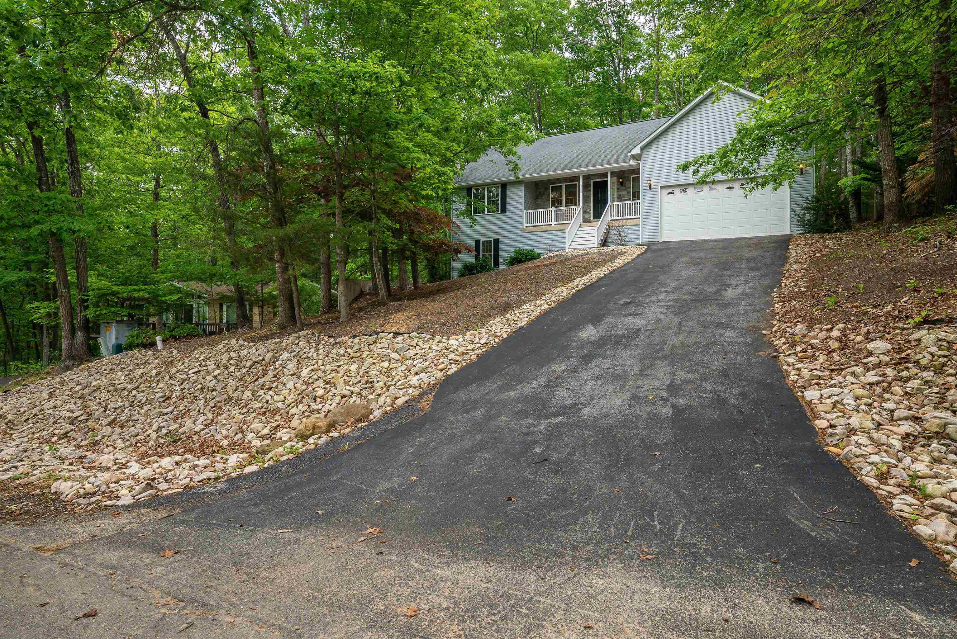 194 SPOTSWOOD LN, MCGAHEYSVILLE, Virginia 22840, 4 Bedrooms Bedrooms, ,3 BathroomsBathrooms,Residential,194 SPOTSWOOD LN,664461 MLS # 664461