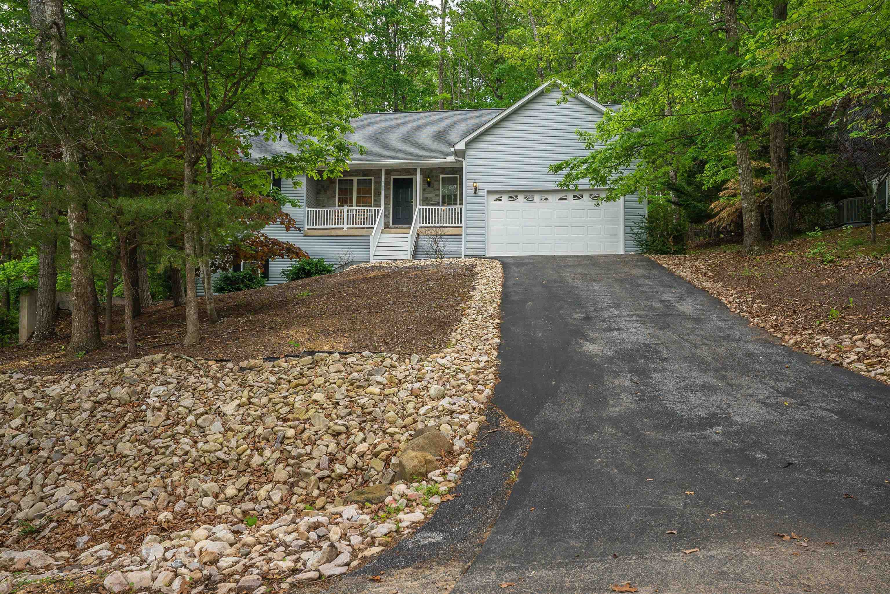 194 SPOTSWOOD LN, MCGAHEYSVILLE, Virginia 22840, 4 Bedrooms Bedrooms, ,3 BathroomsBathrooms,Residential,194 SPOTSWOOD LN,664461 MLS # 664461