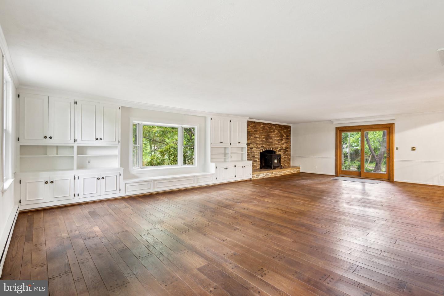 5936 RIVER DR, LORTON, Virginia 22079, 4 Bedrooms Bedrooms, ,2 BathroomsBathrooms,Residential,For sale,5936 RIVER DR,VAFX2232396 MLS # VAFX2232396