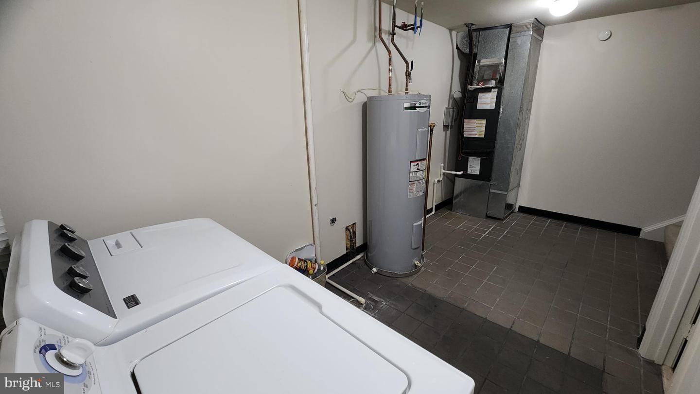 2028 6TH ST S, ARLINGTON, Virginia 22204, 2 Bedrooms Bedrooms, ,3 BathroomsBathrooms,Residential,For sale,2028 6TH ST S,VAAR2055752 MLS # VAAR2055752