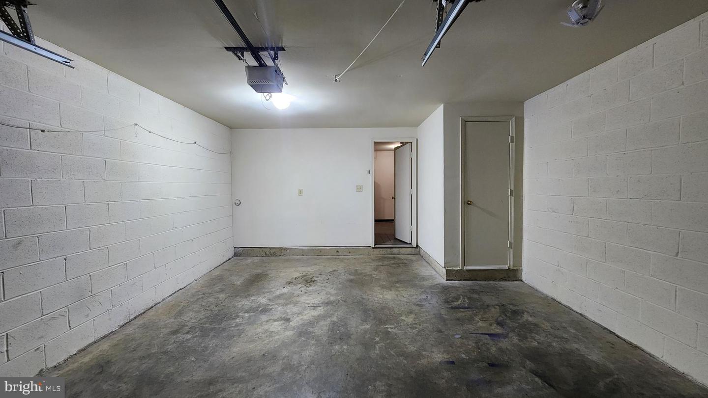 2028 6TH ST S, ARLINGTON, Virginia 22204, 2 Bedrooms Bedrooms, ,3 BathroomsBathrooms,Residential,For sale,2028 6TH ST S,VAAR2055752 MLS # VAAR2055752