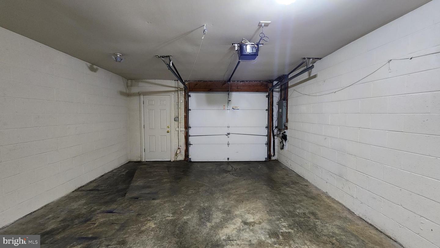 2028 6TH ST S, ARLINGTON, Virginia 22204, 2 Bedrooms Bedrooms, ,3 BathroomsBathrooms,Residential,For sale,2028 6TH ST S,VAAR2055752 MLS # VAAR2055752