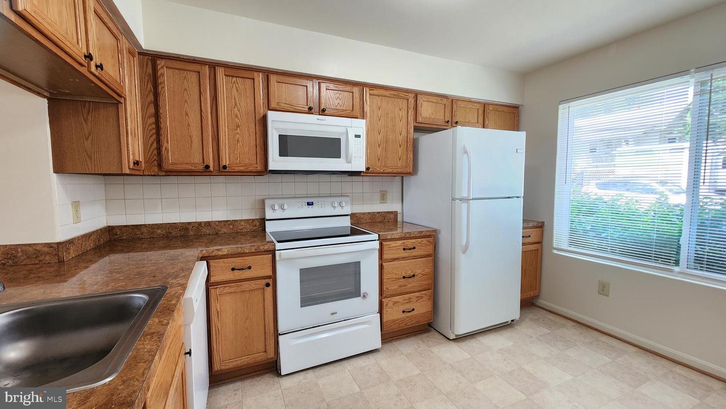 2028 6TH ST S, ARLINGTON, Virginia 22204, 2 Bedrooms Bedrooms, ,3 BathroomsBathrooms,Residential,For sale,2028 6TH ST S,VAAR2055752 MLS # VAAR2055752