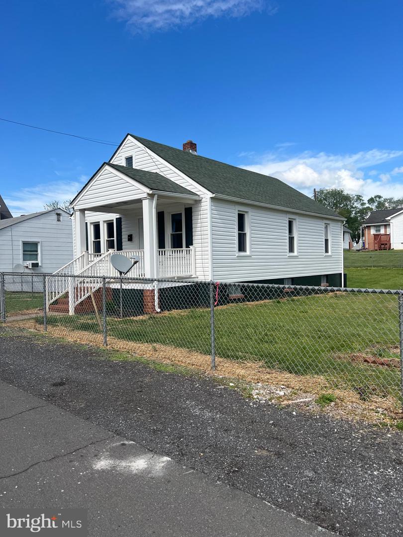 621 NEW AVE, FRONT ROYAL, Virginia 22630, 3 Bedrooms Bedrooms, ,1 BathroomBathrooms,Residential,For sale,621 NEW AVE,VAWR2010852 MLS # VAWR2010852