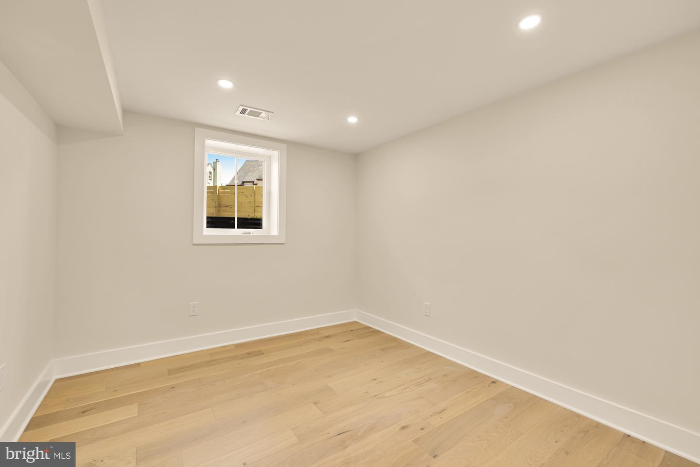7703 12TH ST NW, WASHINGTON, District Of Columbia 20012, 5 Bedrooms Bedrooms, ,4 BathroomsBathrooms,Residential,For sale,7703 12TH ST NW,DCDC2195424 MLS # DCDC2195424