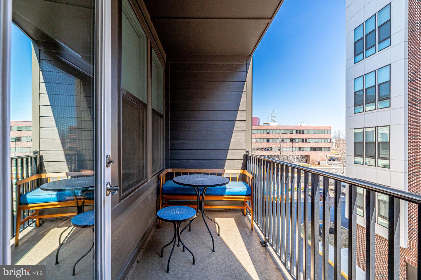 1867 MICHAEL FARADAY DR #4, RESTON, Virginia 20190, 3 Bedrooms Bedrooms, ,2 BathroomsBathrooms,Residential,For sale,1867 MICHAEL FARADAY DR #4,VAFX2234302 MLS # VAFX2234302