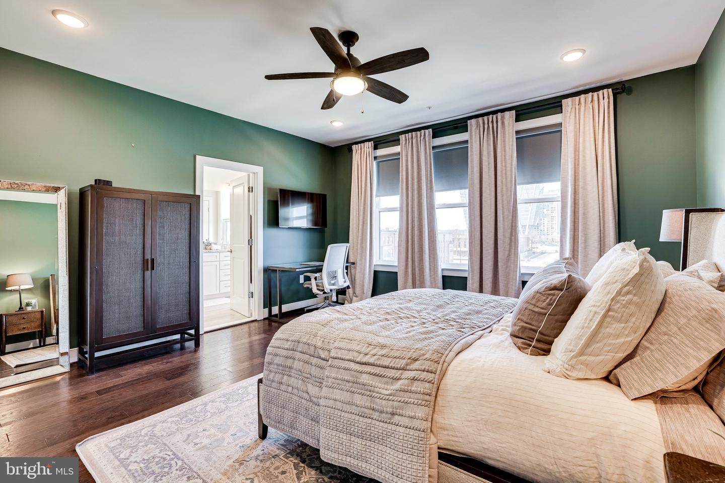 1867 MICHAEL FARADAY DR #4, RESTON, Virginia 20190, 3 Bedrooms Bedrooms, ,2 BathroomsBathrooms,Residential,For sale,1867 MICHAEL FARADAY DR #4,VAFX2234302 MLS # VAFX2234302