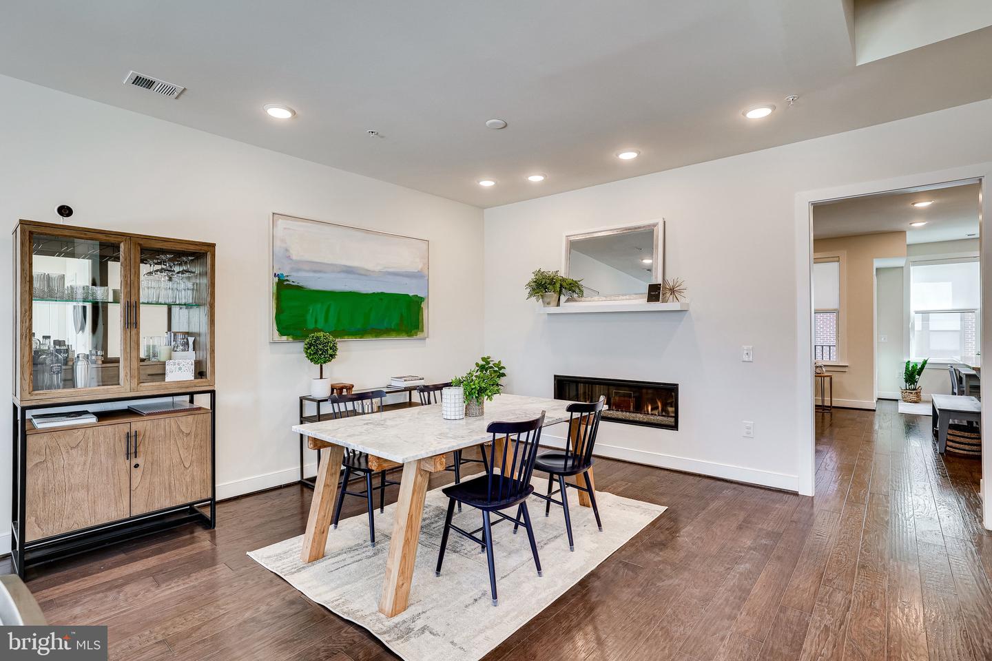 1867 MICHAEL FARADAY DR #4, RESTON, Virginia 20190, 3 Bedrooms Bedrooms, ,2 BathroomsBathrooms,Residential,For sale,1867 MICHAEL FARADAY DR #4,VAFX2234302 MLS # VAFX2234302