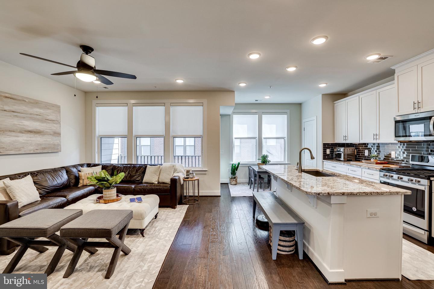 1867 MICHAEL FARADAY DR #4, RESTON, Virginia 20190, 3 Bedrooms Bedrooms, ,2 BathroomsBathrooms,Residential,For sale,1867 MICHAEL FARADAY DR #4,VAFX2234302 MLS # VAFX2234302