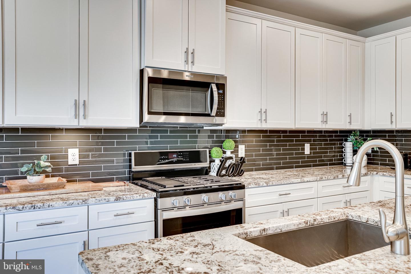 1867 MICHAEL FARADAY DR #4, RESTON, Virginia 20190, 3 Bedrooms Bedrooms, ,2 BathroomsBathrooms,Residential,For sale,1867 MICHAEL FARADAY DR #4,VAFX2234302 MLS # VAFX2234302