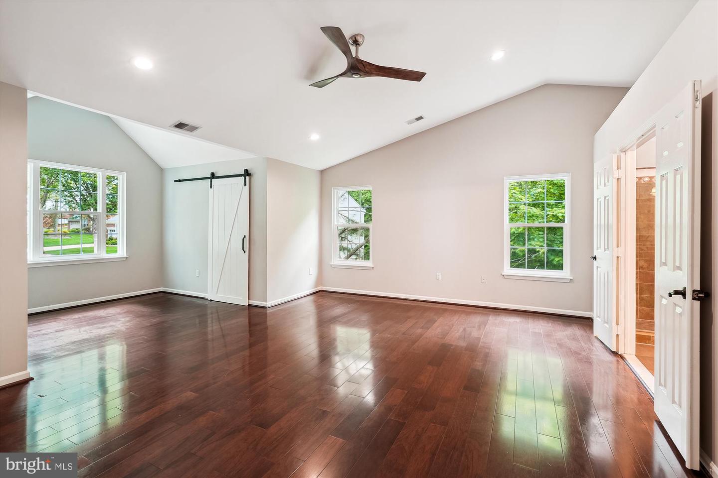 5856 KITTEWAN CT, MANASSAS, Virginia 20112, 4 Bedrooms Bedrooms, ,3 BathroomsBathrooms,Residential,For sale,5856 KITTEWAN CT,VAPW2092168 MLS # VAPW2092168