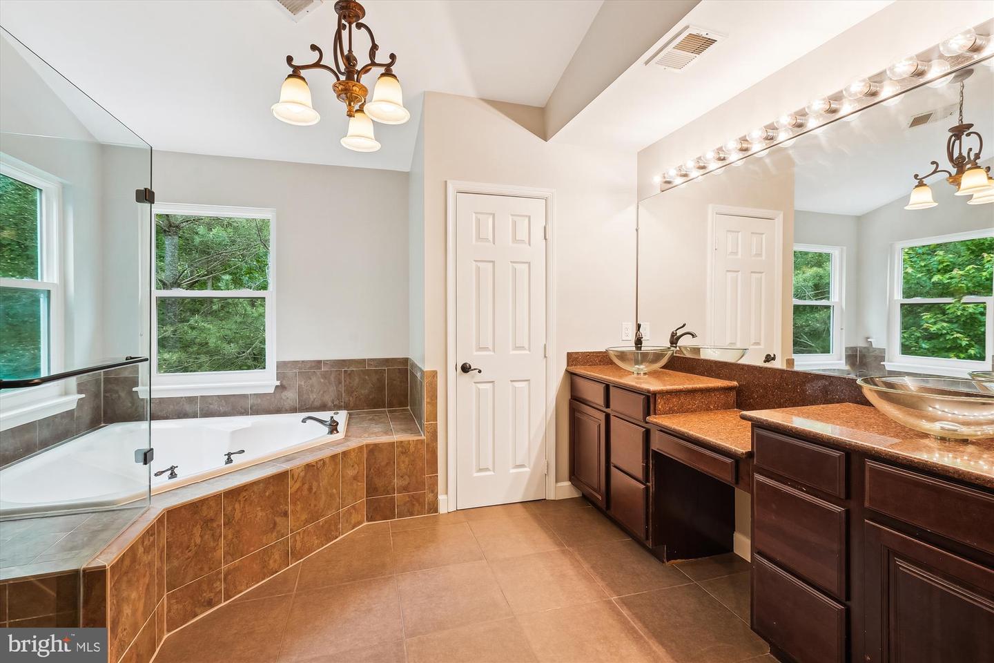 5856 KITTEWAN CT, MANASSAS, Virginia 20112, 4 Bedrooms Bedrooms, ,3 BathroomsBathrooms,Residential,For sale,5856 KITTEWAN CT,VAPW2092168 MLS # VAPW2092168