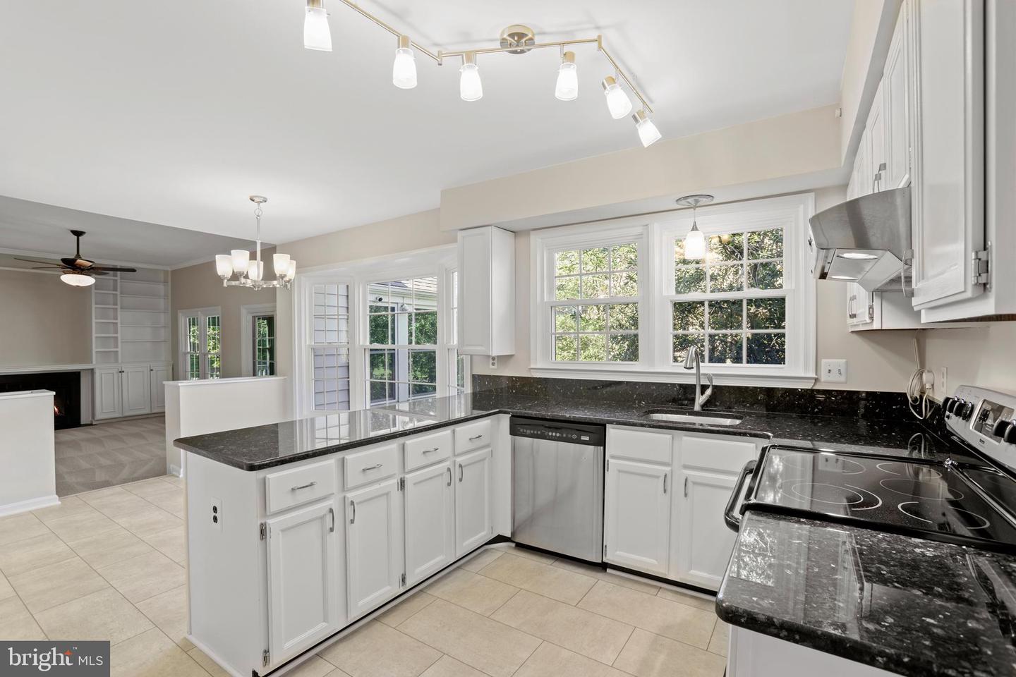 1008 PAGE CT, HERNDON, Virginia 20170, 5 Bedrooms Bedrooms, ,3 BathroomsBathrooms,Residential,For sale,1008 PAGE CT,VAFX2234944 MLS # VAFX2234944