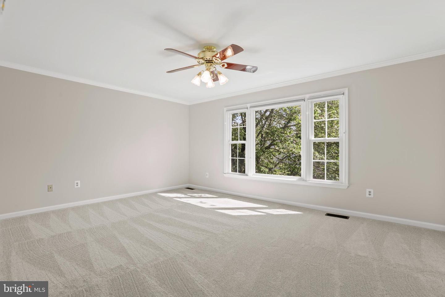 1008 PAGE CT, HERNDON, Virginia 20170, 5 Bedrooms Bedrooms, ,3 BathroomsBathrooms,Residential,For sale,1008 PAGE CT,VAFX2234944 MLS # VAFX2234944