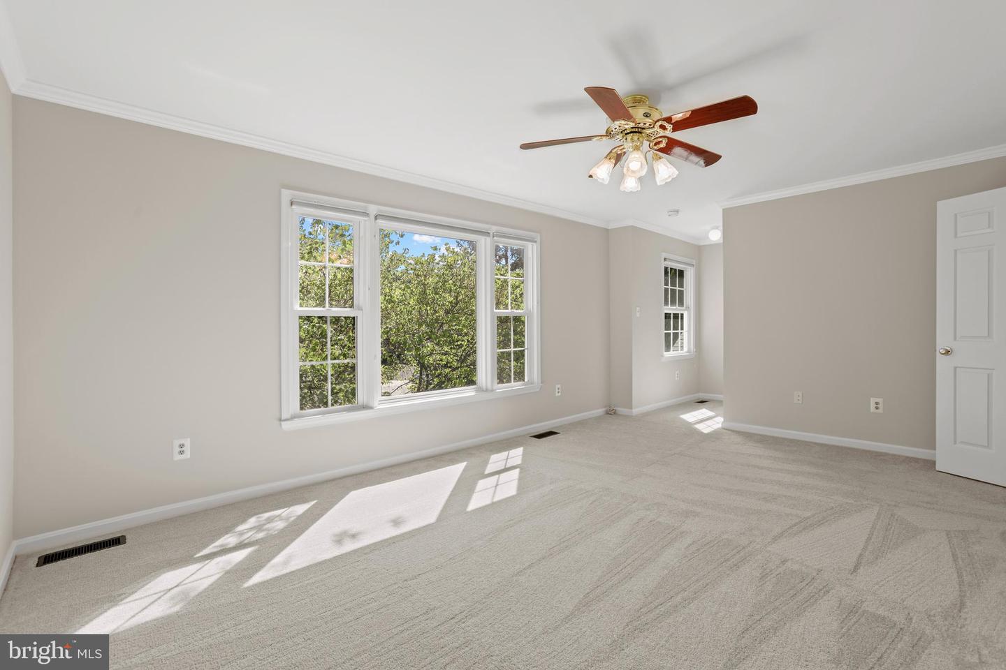 1008 PAGE CT, HERNDON, Virginia 20170, 5 Bedrooms Bedrooms, ,3 BathroomsBathrooms,Residential,For sale,1008 PAGE CT,VAFX2234944 MLS # VAFX2234944