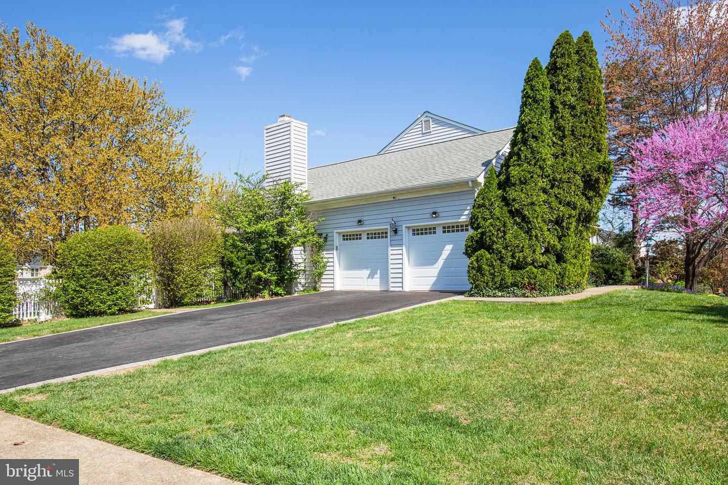 1008 PAGE CT, HERNDON, Virginia 20170, 5 Bedrooms Bedrooms, ,3 BathroomsBathrooms,Residential,For sale,1008 PAGE CT,VAFX2234944 MLS # VAFX2234944