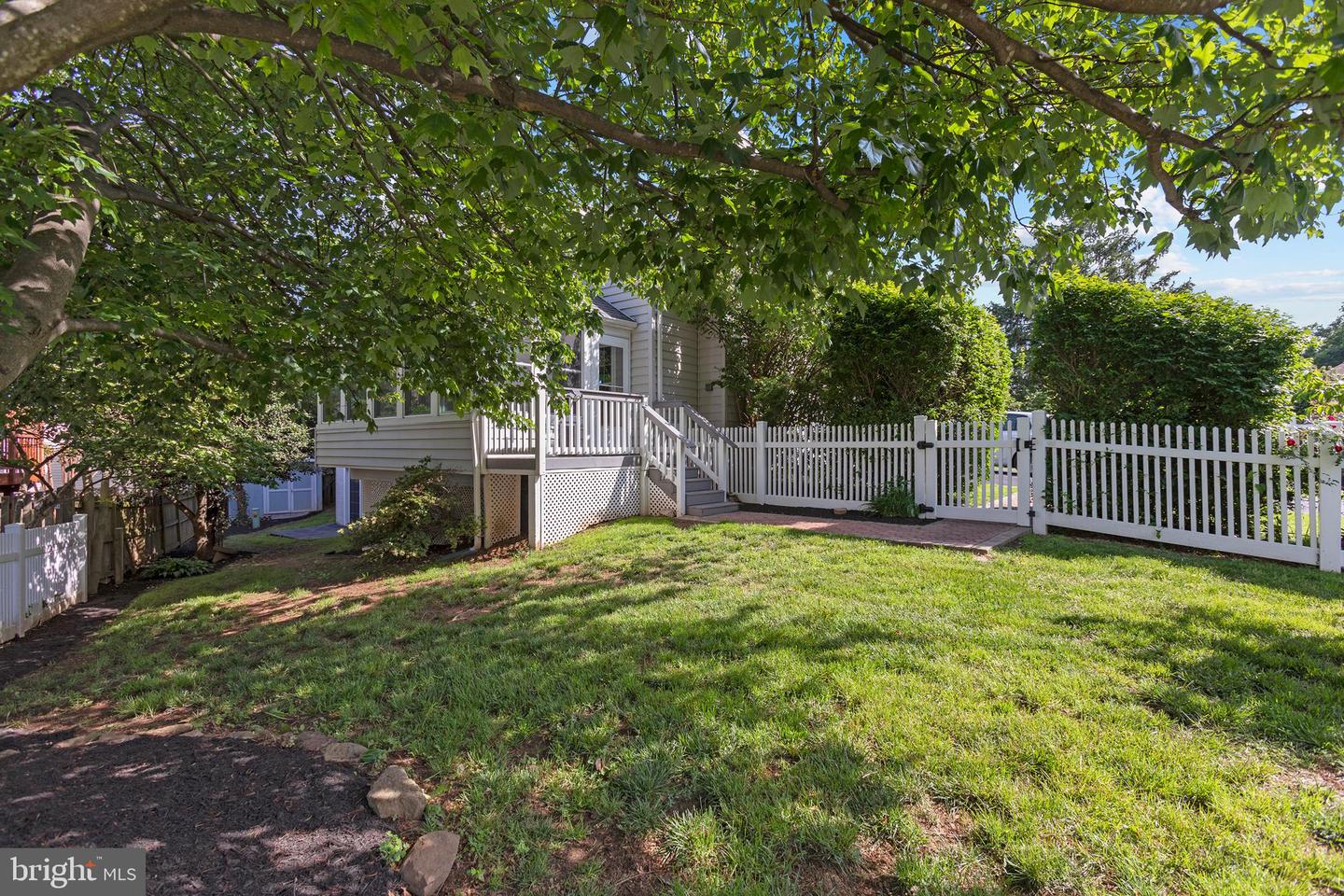 1008 PAGE CT, HERNDON, Virginia 20170, 5 Bedrooms Bedrooms, ,3 BathroomsBathrooms,Residential,For sale,1008 PAGE CT,VAFX2234944 MLS # VAFX2234944