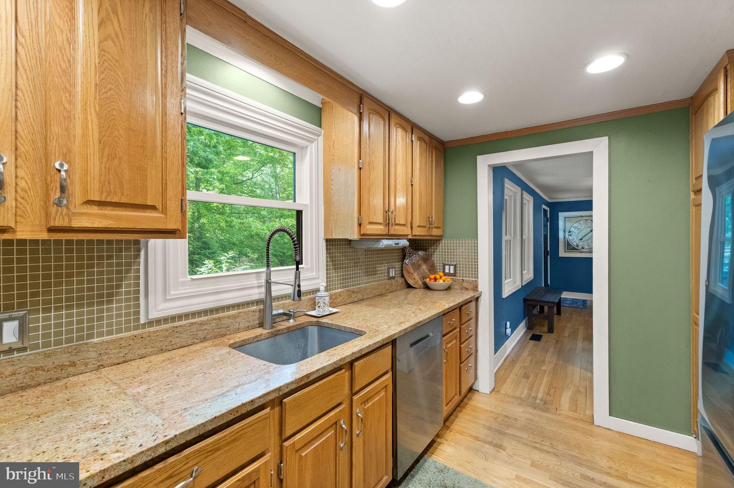 11713 HENDERSON RD, CLIFTON, Virginia 20124, 4 Bedrooms Bedrooms, ,3 BathroomsBathrooms,Residential,For sale,11713 HENDERSON RD,VAFX2235162 MLS # VAFX2235162