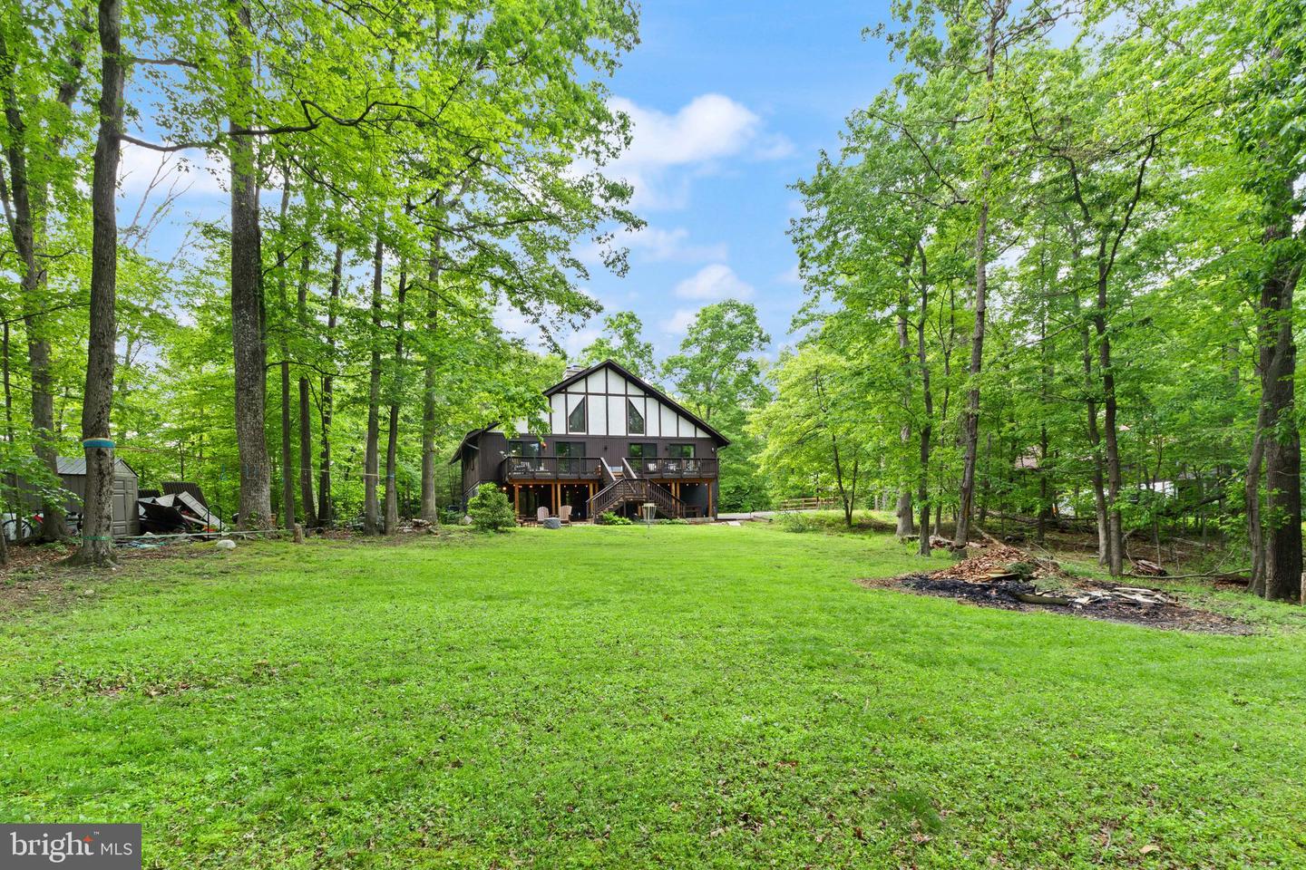 11713 HENDERSON RD, CLIFTON, Virginia 20124, 4 Bedrooms Bedrooms, ,3 BathroomsBathrooms,Residential,For sale,11713 HENDERSON RD,VAFX2235162 MLS # VAFX2235162