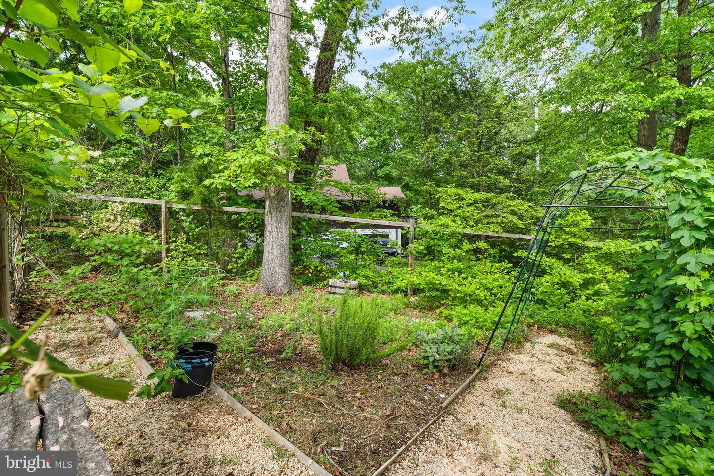 11713 HENDERSON RD, CLIFTON, Virginia 20124, 4 Bedrooms Bedrooms, ,3 BathroomsBathrooms,Residential,For sale,11713 HENDERSON RD,VAFX2235162 MLS # VAFX2235162