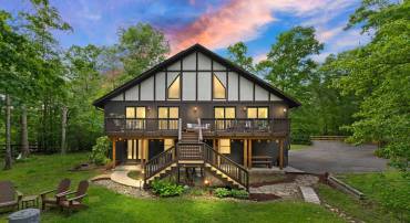 11713 HENDERSON RD, CLIFTON, Virginia 20124, 4 Bedrooms Bedrooms, ,3 BathroomsBathrooms,Residential,For sale,11713 HENDERSON RD,VAFX2235162 MLS # VAFX2235162