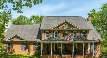 520 CLAGETT ST SW, LEESBURG, Virginia 20175, 4 Bedrooms Bedrooms, ,3 BathroomsBathrooms,Residential,For sale,520 CLAGETT ST SW,VALO2094560 MLS # VALO2094560