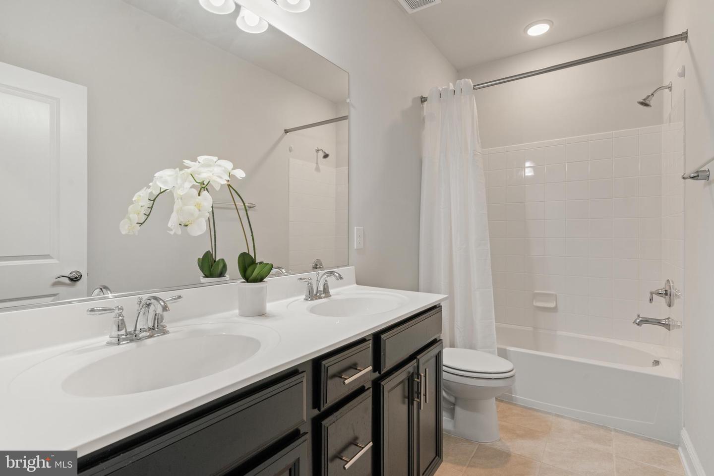 17181 BRANCHED OAK RD, DUMFRIES, Virginia 22026, 4 Bedrooms Bedrooms, ,3 BathroomsBathrooms,Residential,For sale,17181 BRANCHED OAK RD,VAPW2093552 MLS # VAPW2093552