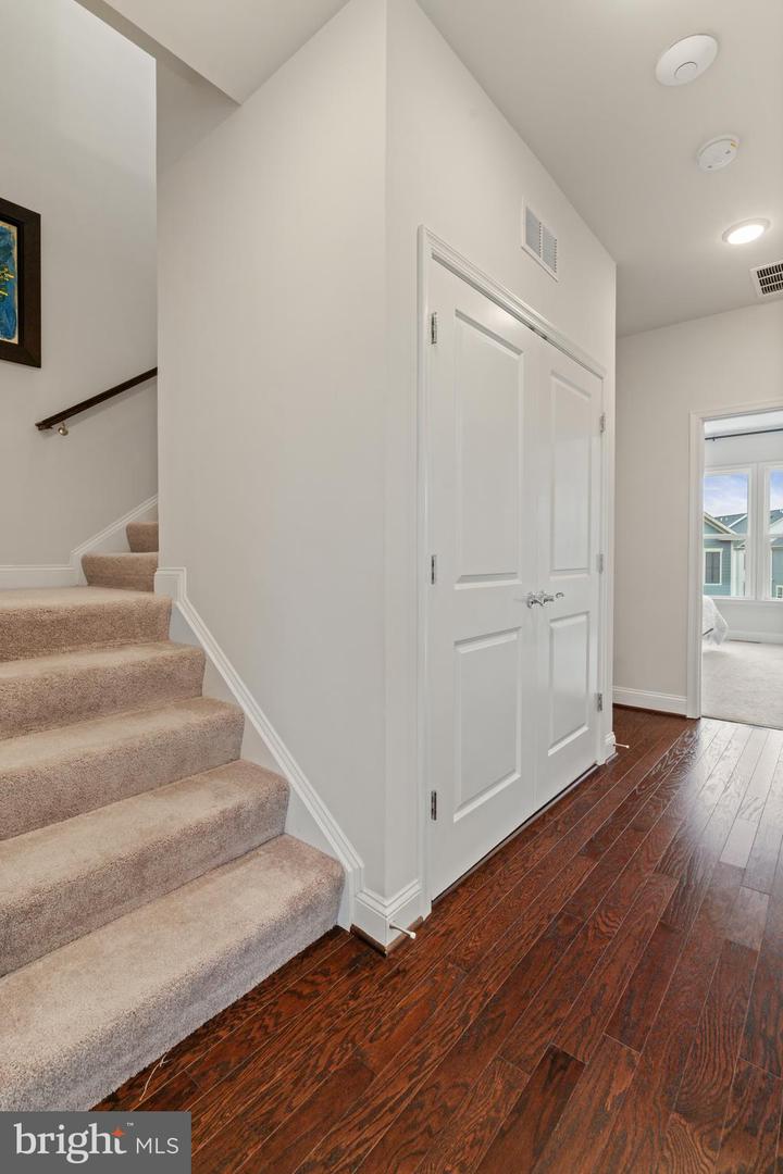 17181 BRANCHED OAK RD, DUMFRIES, Virginia 22026, 4 Bedrooms Bedrooms, ,3 BathroomsBathrooms,Residential,For sale,17181 BRANCHED OAK RD,VAPW2093552 MLS # VAPW2093552