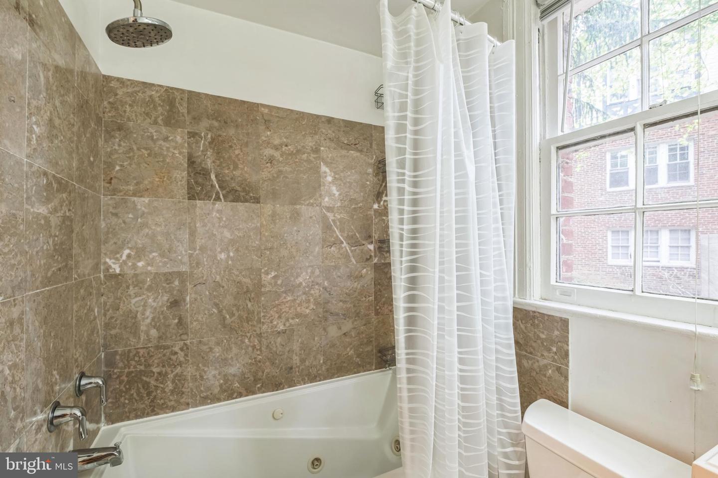 208 FARRAGUT ST NW #104, WASHINGTON, District Of Columbia 20011, 1 Bedroom Bedrooms, ,1 BathroomBathrooms,Residential,For sale,208 FARRAGUT ST NW #104,DCDC2198598 MLS # DCDC2198598