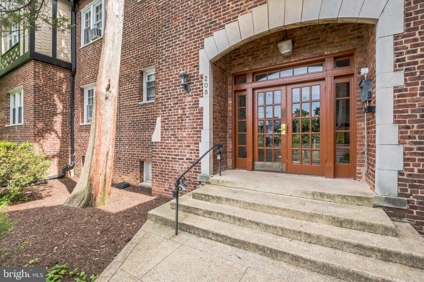 208 FARRAGUT ST NW #104, WASHINGTON, District Of Columbia 20011, 1 Bedroom Bedrooms, ,1 BathroomBathrooms,Residential,For sale,208 FARRAGUT ST NW #104,DCDC2198598 MLS # DCDC2198598